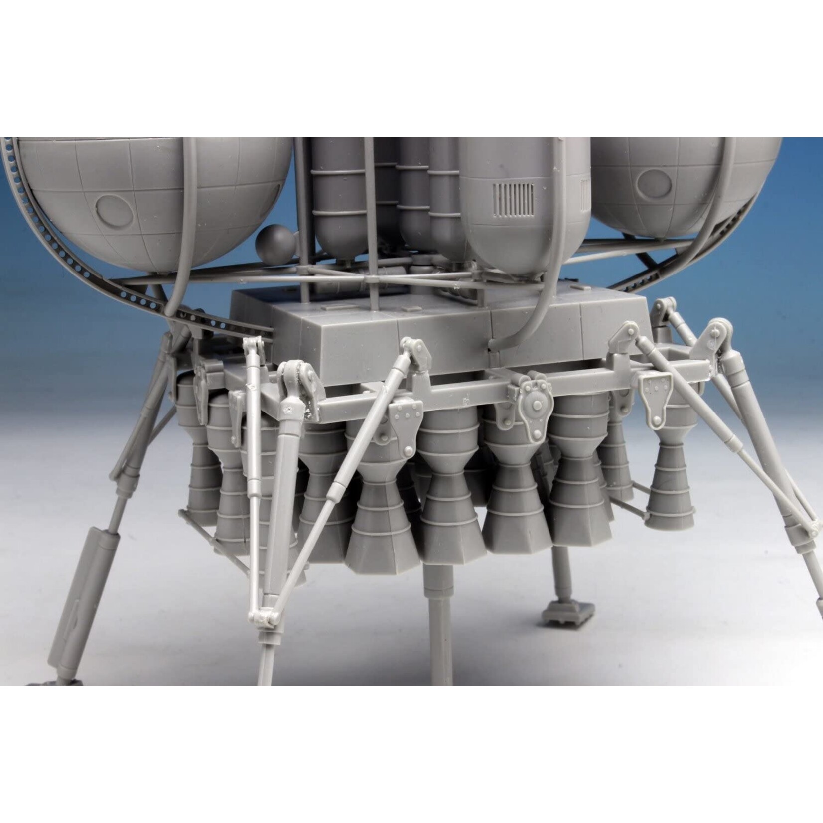 Pegasus Hobbies 9109 - 1/350 The Moonlander Spacecraft