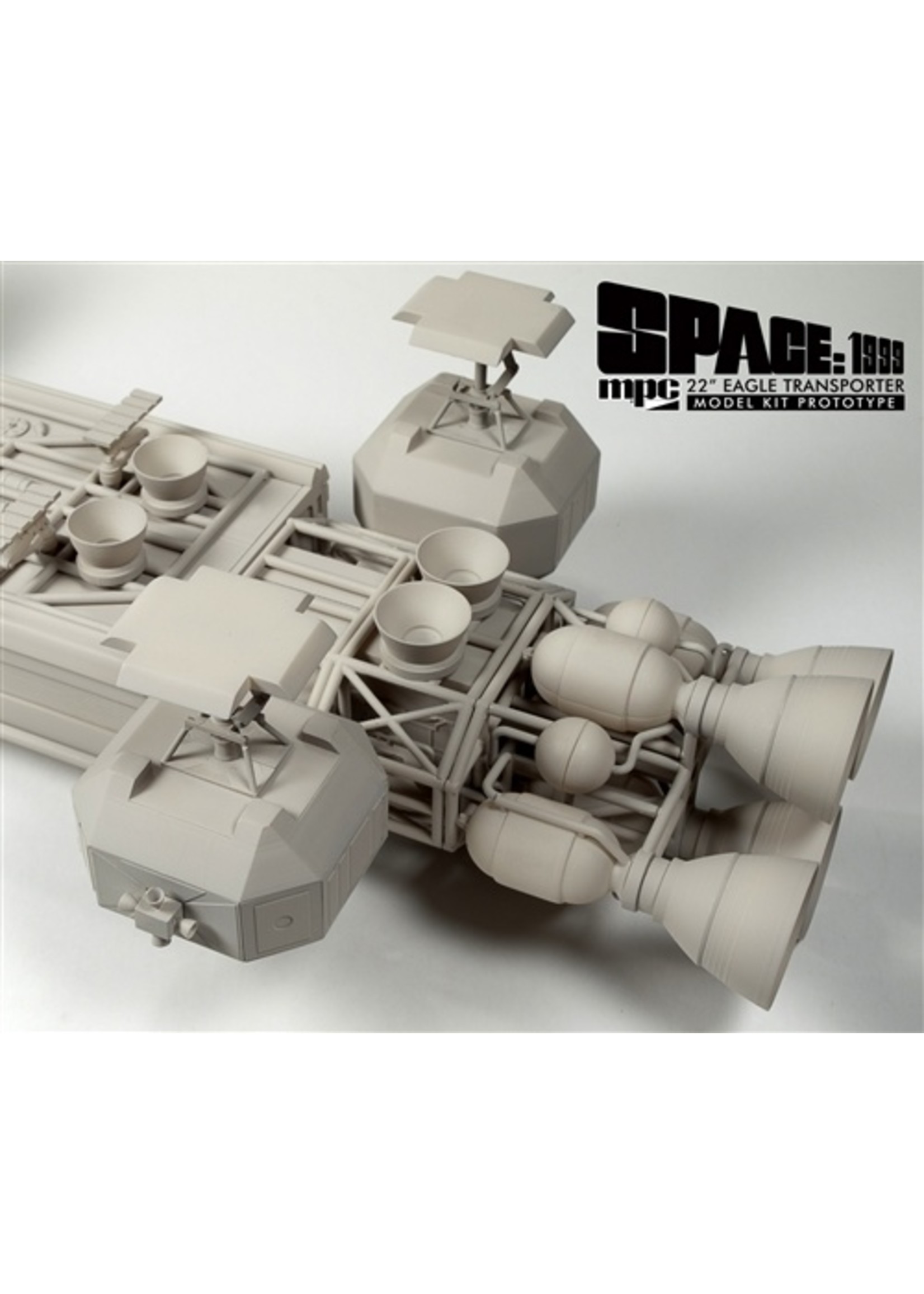 MPC 825 - 1/48 Space: 1999 Eagle Transporter