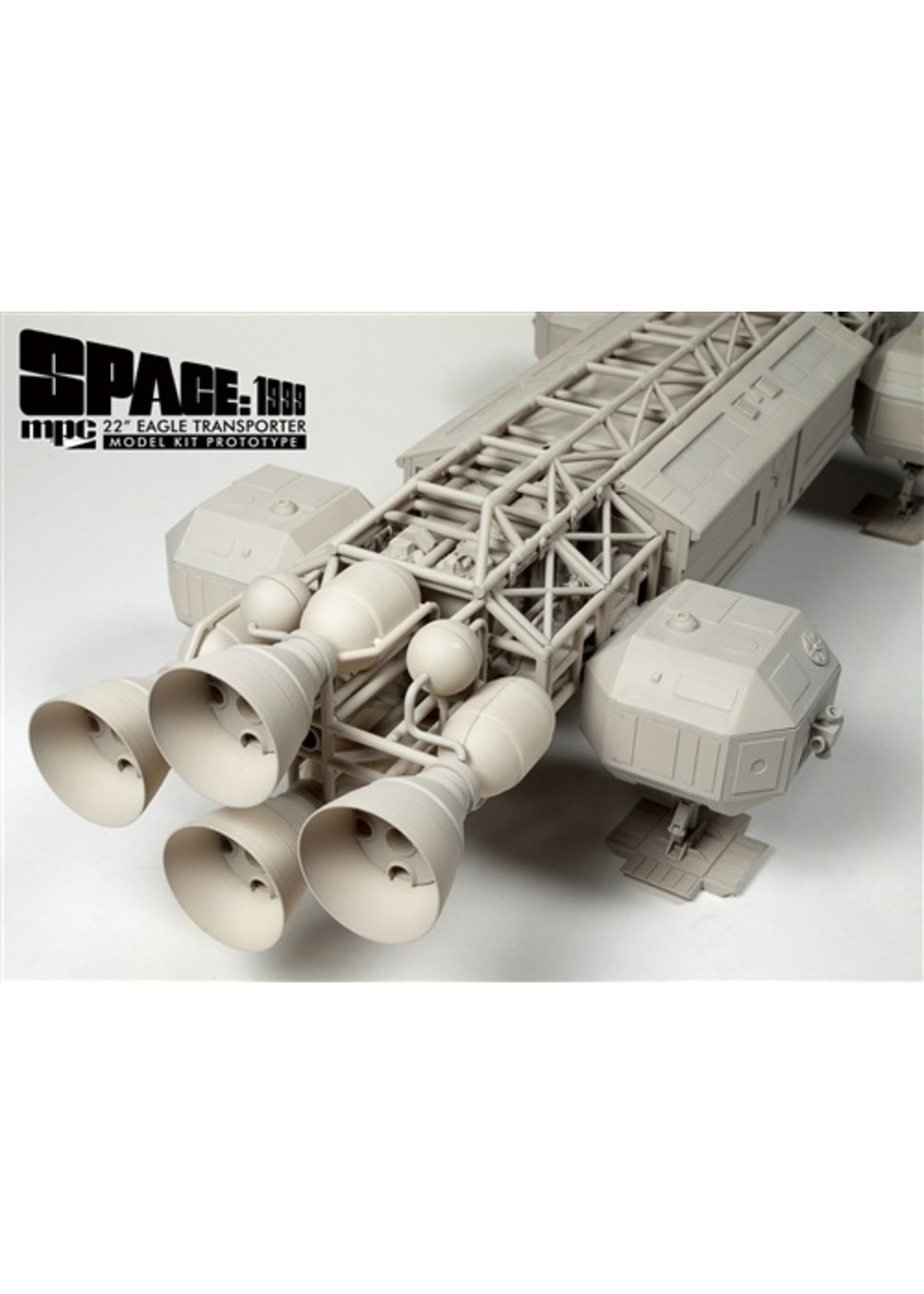 MPC 825 - 1/48 Space: 1999 Eagle Transporter