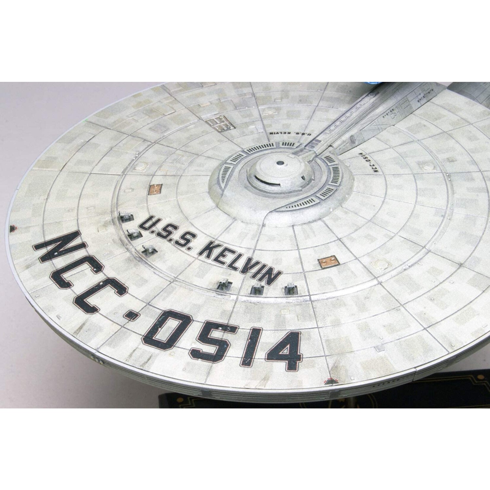 Moebius Models 976 - 1/1000 Star Trek U.S.S. Kelvin