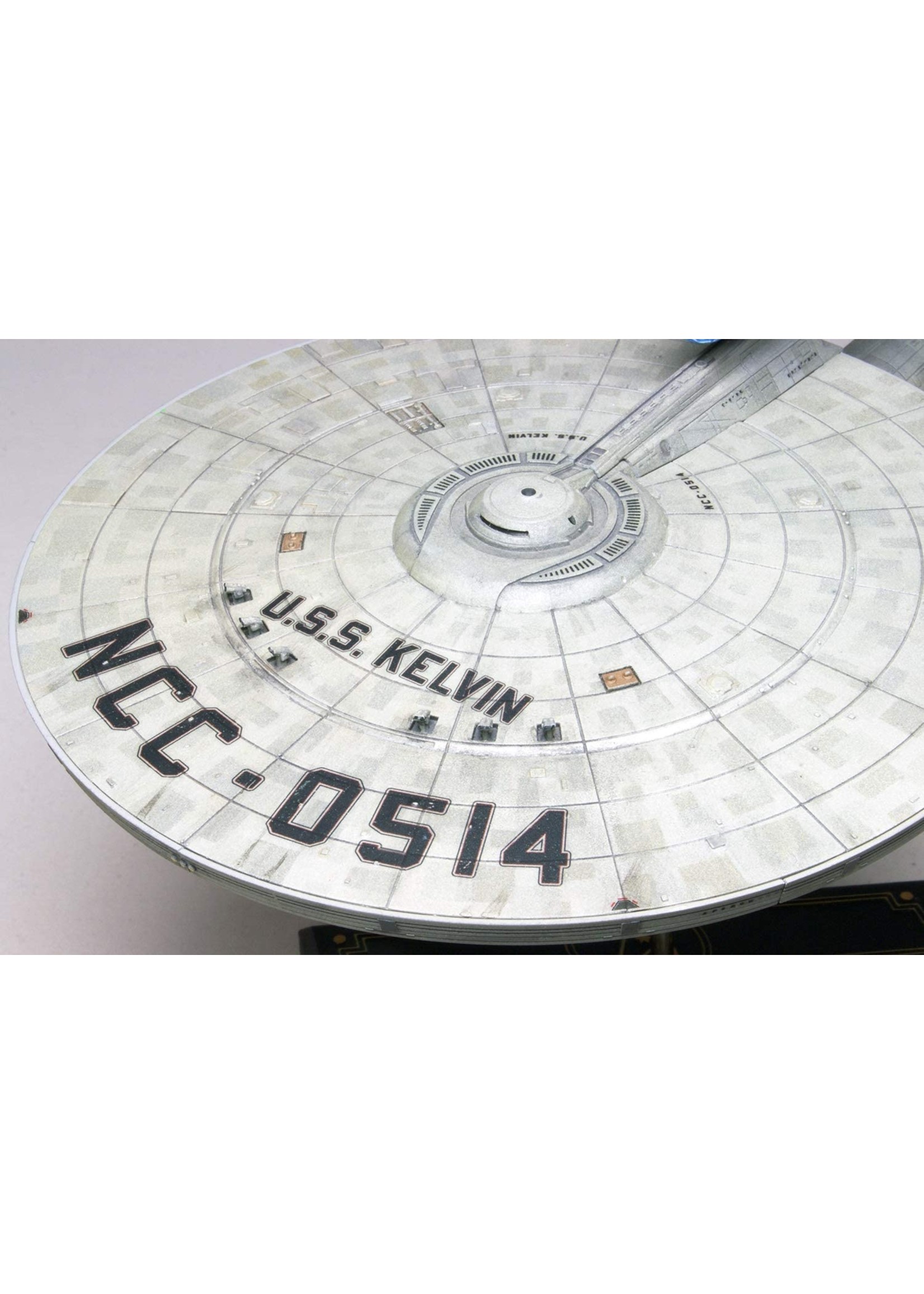 Moebius Models 976 - 1/1000 Star Trek U.S.S. Kelvin