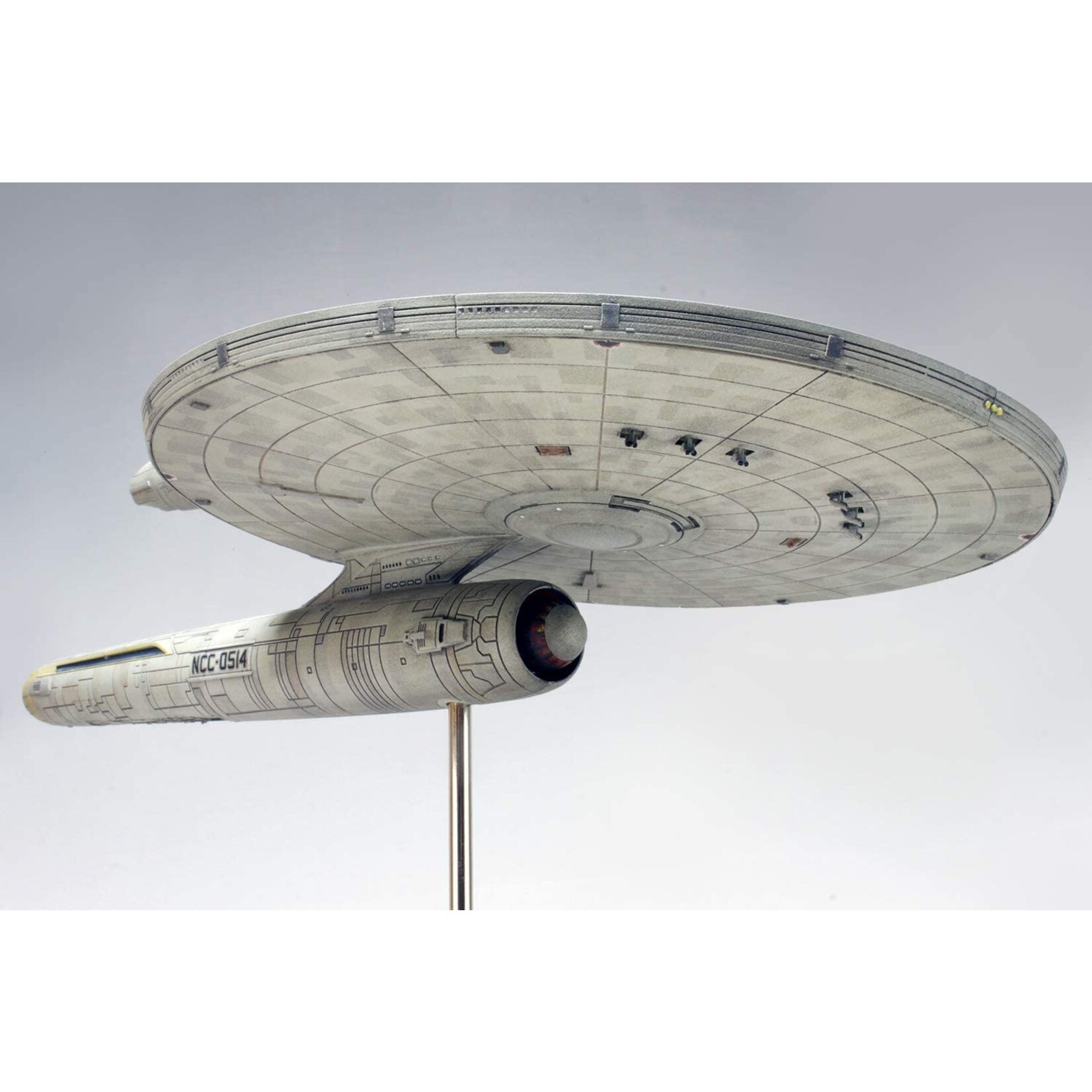 Moebius Models 976 - 1/1000 Star Trek U.S.S. Kelvin