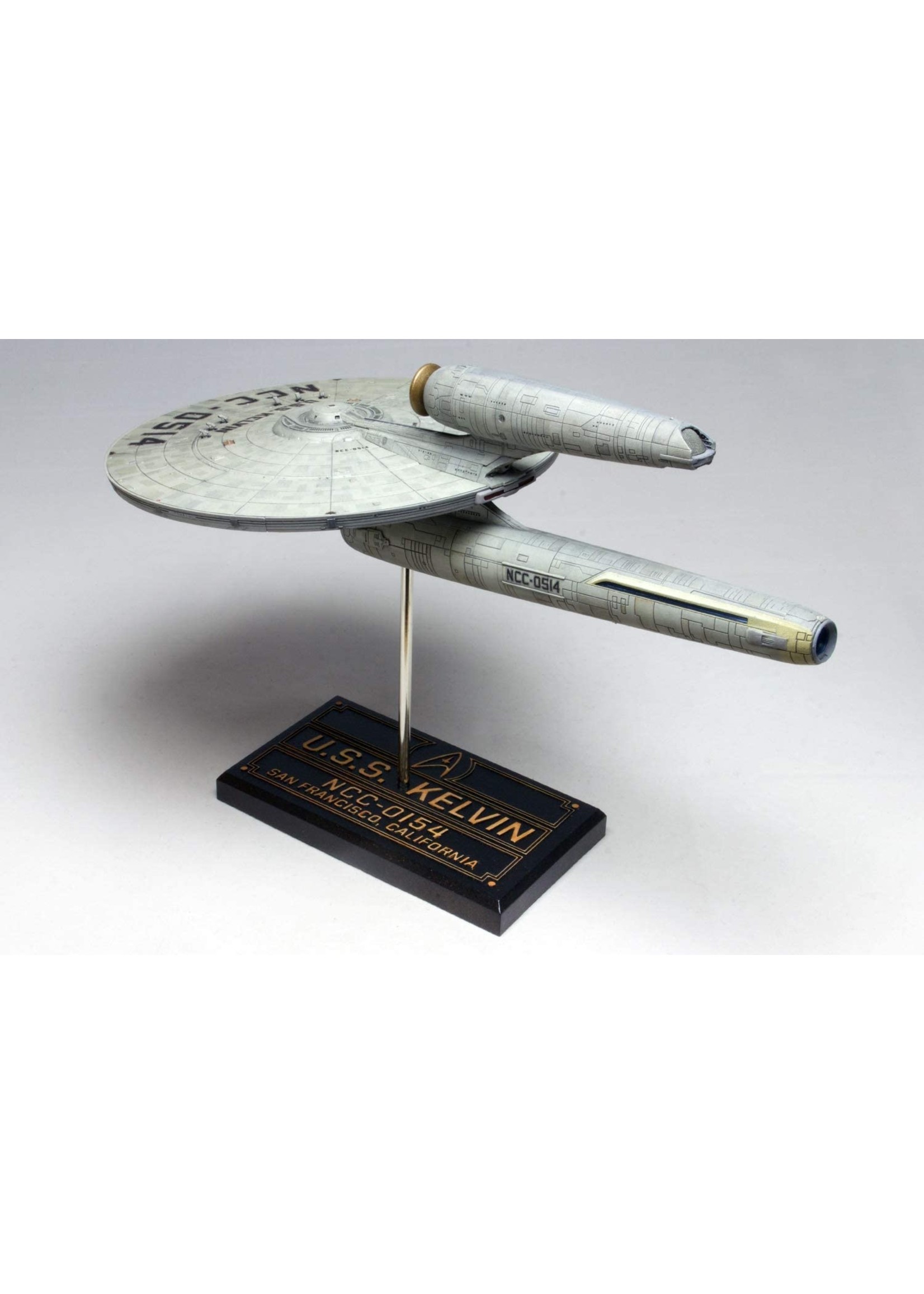 Moebius Models 976 - 1/1000 Star Trek U.S.S. Kelvin