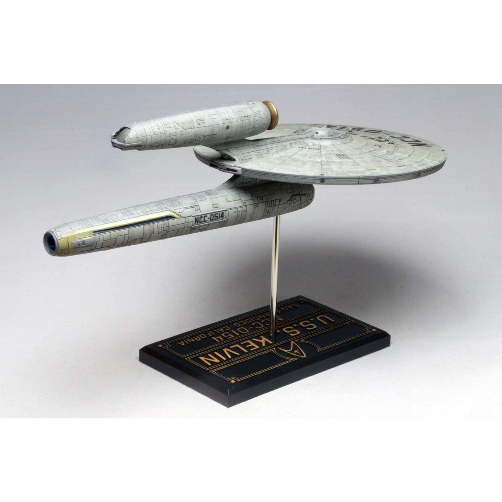 Moebius Models 976 - 1/1000 Star Trek U.S.S. Kelvin