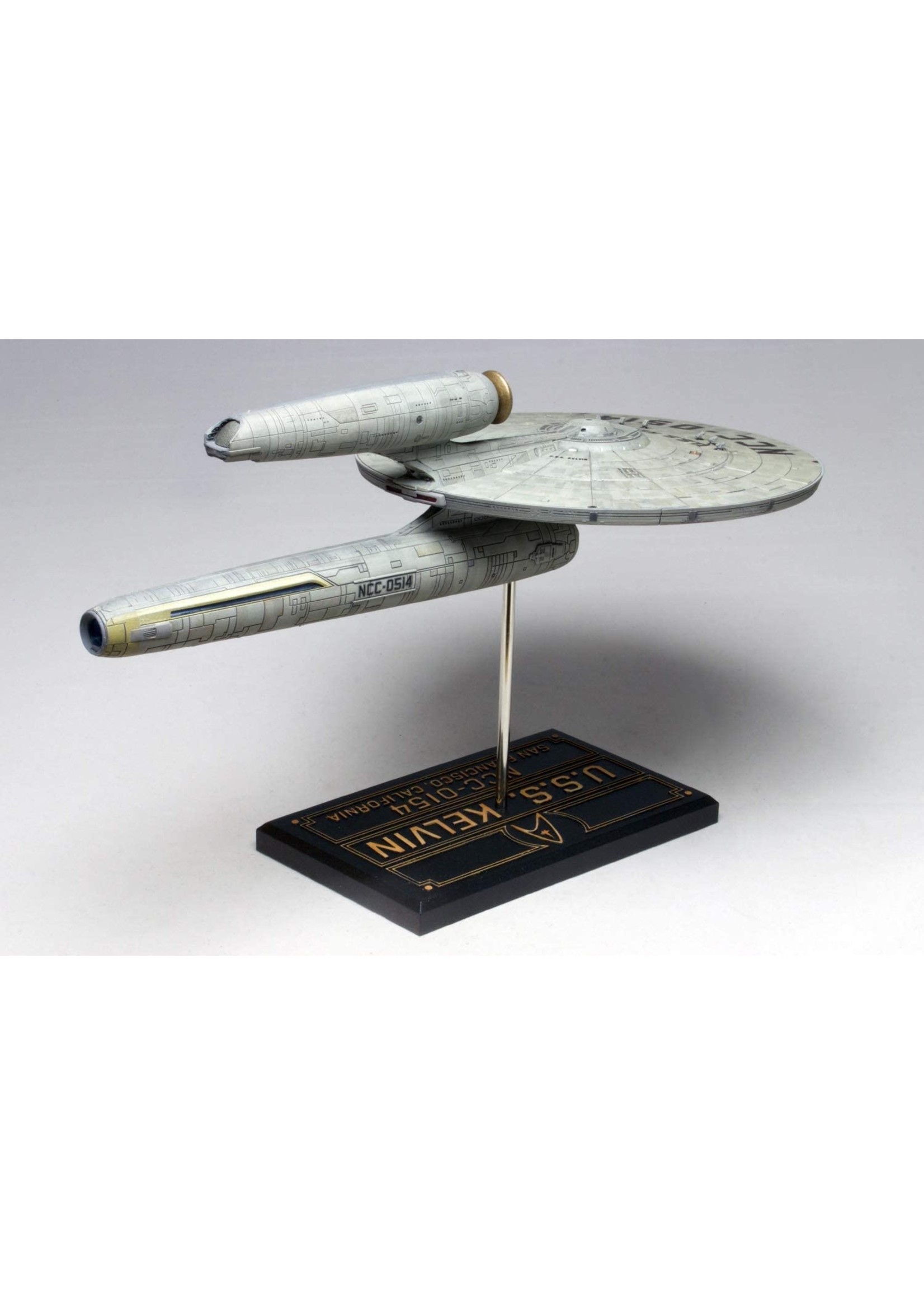 Moebius Models 976 - 1/1000 Star Trek U.S.S. Kelvin