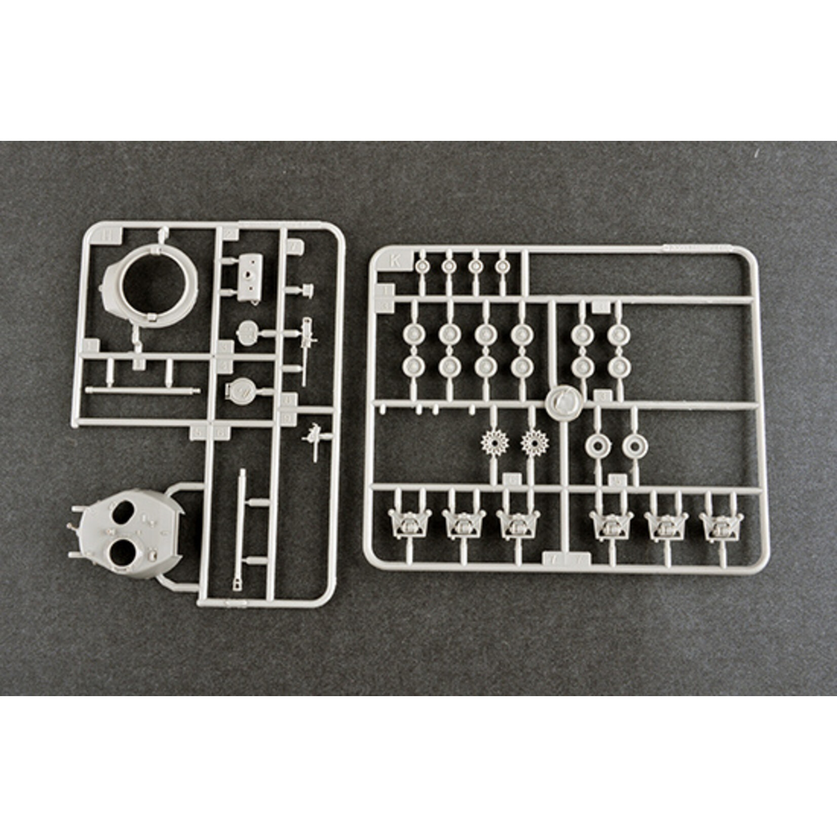 Trumpeter TSM 7168 - 1/72 US M4A3E8 with 105mm M4