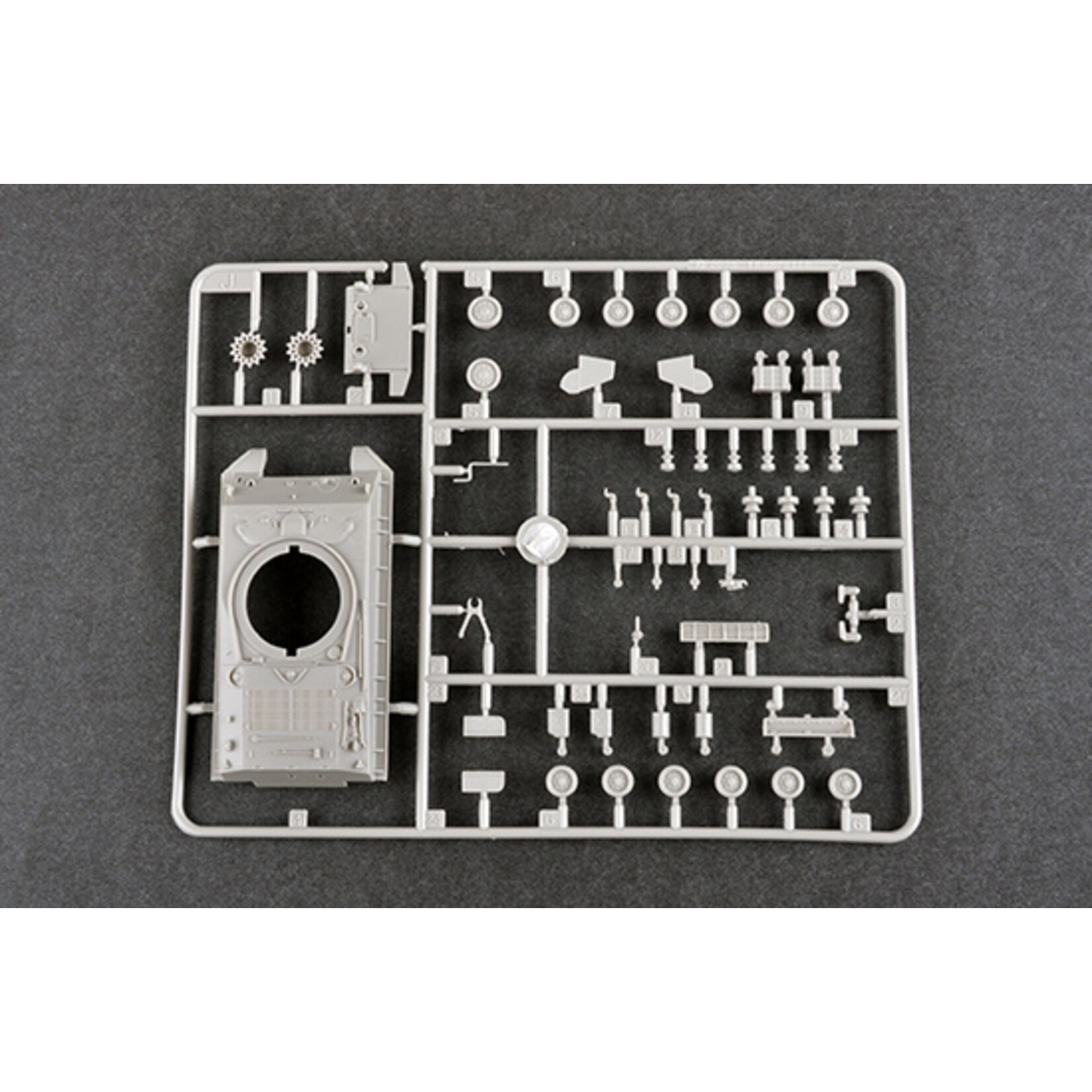 Trumpeter TSM 7168 - 1/72 US M4A3E8 with 105mm M4