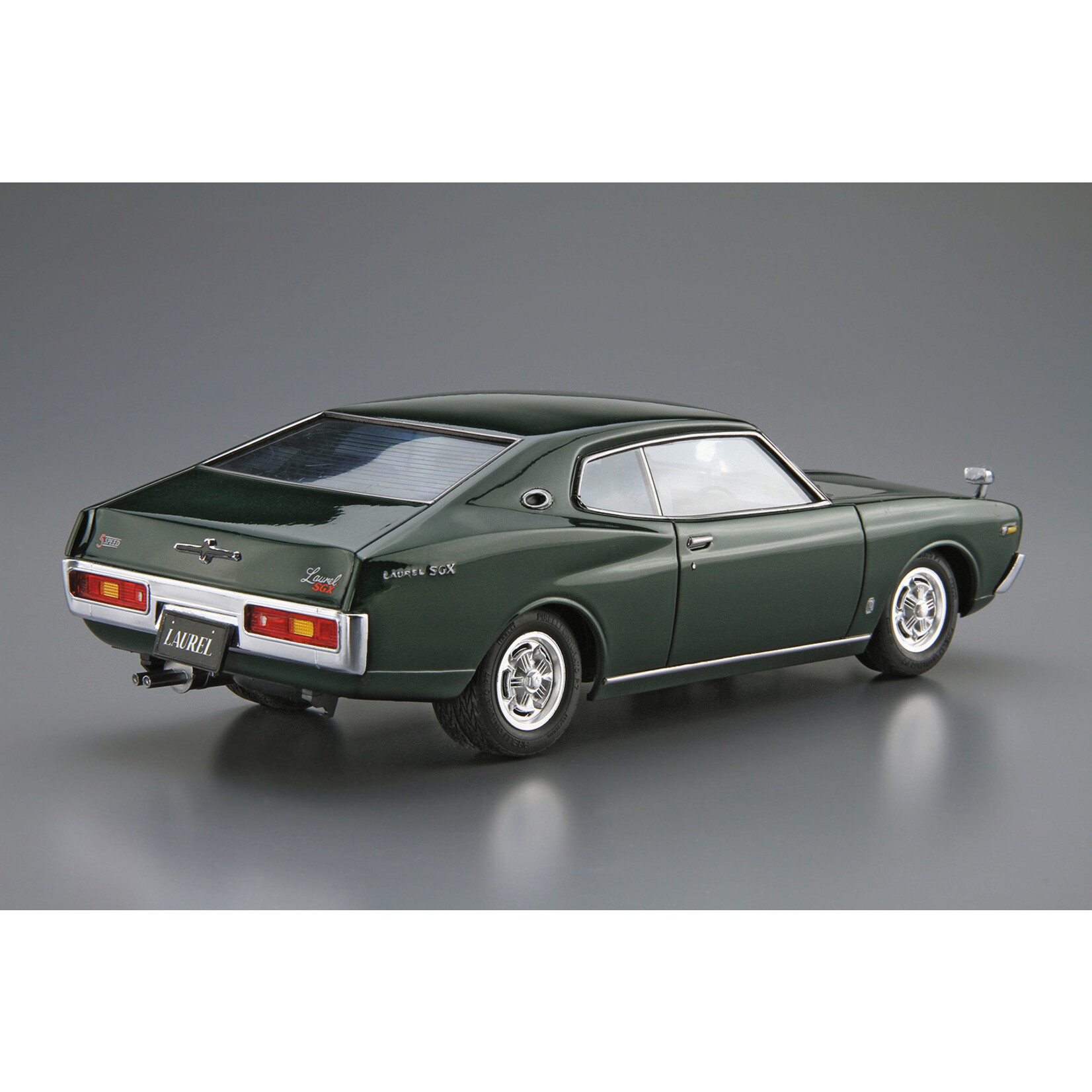 Aoshima 05950 - 1/24 '72 Nissan KHC130 Laurel HT 2000SGX
