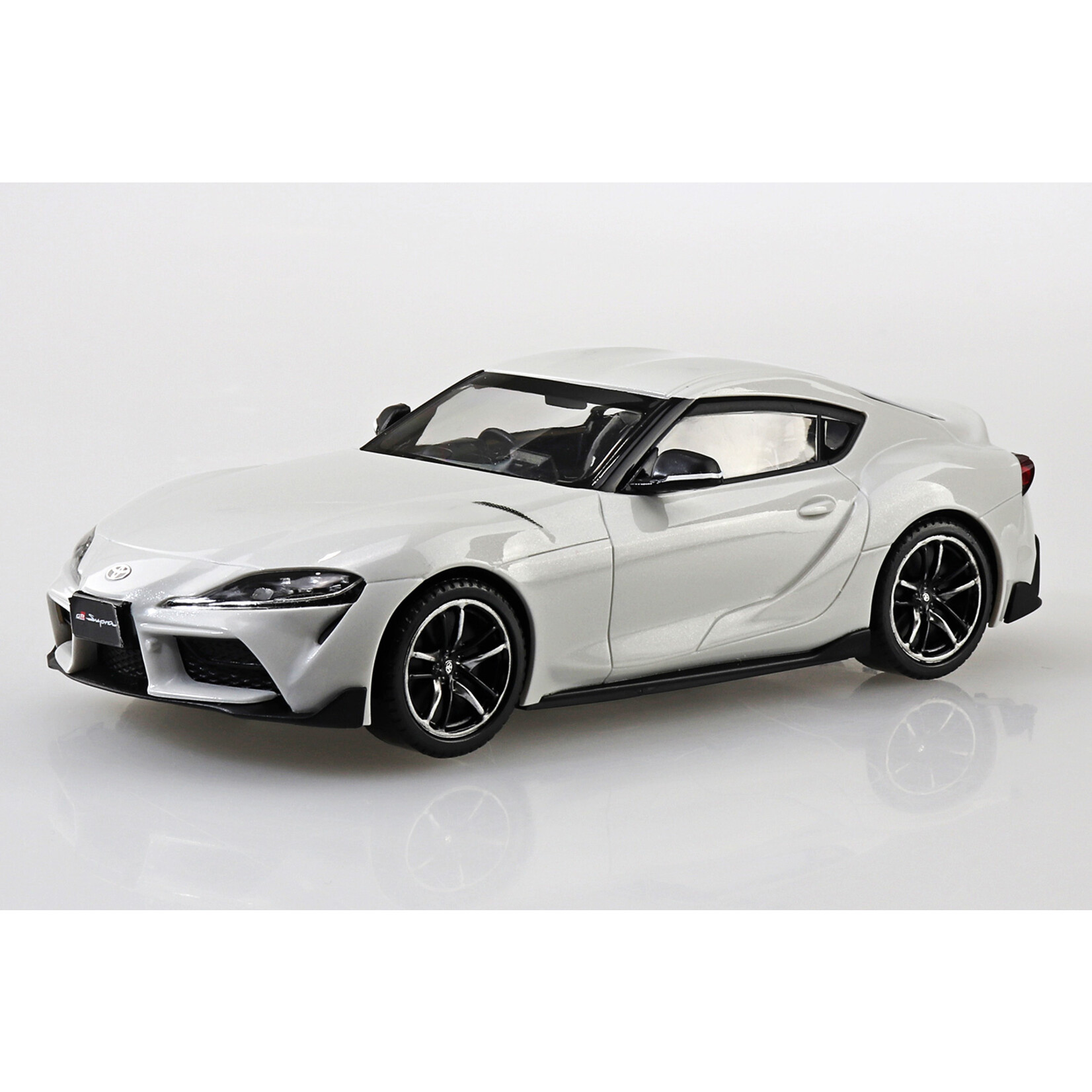 Aoshima 05886 - 1/32 Toyota GR Supra - White Metallic