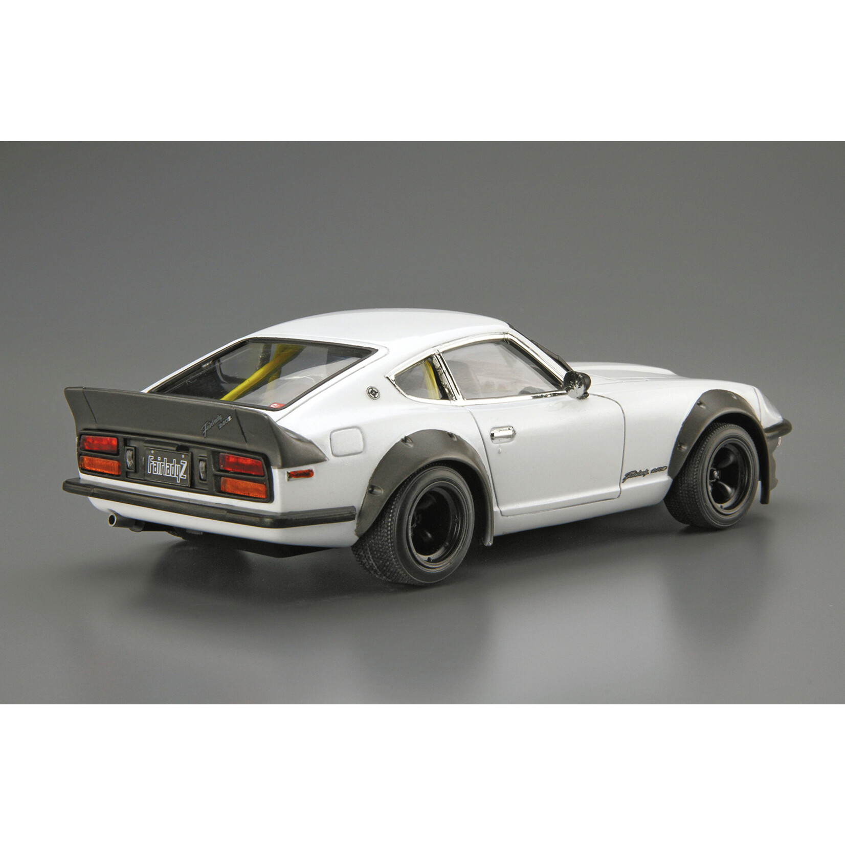 Aoshima 06101 - 1/24 1975 Nissan S30 Fairlady Z Aero Custom Ver.2