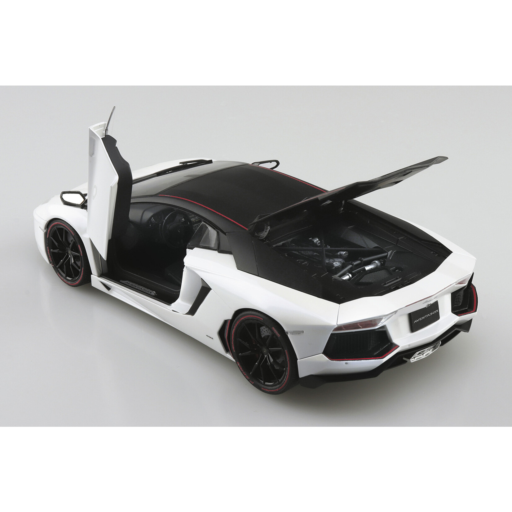 Aoshima 06121 - 1/24 Lamborghini Aventador '15 Pirelli Edition