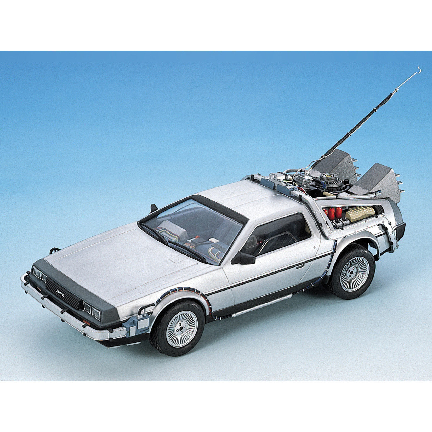 Aoshima 05916 - 1/24 Back to the Future Part I DeLorean