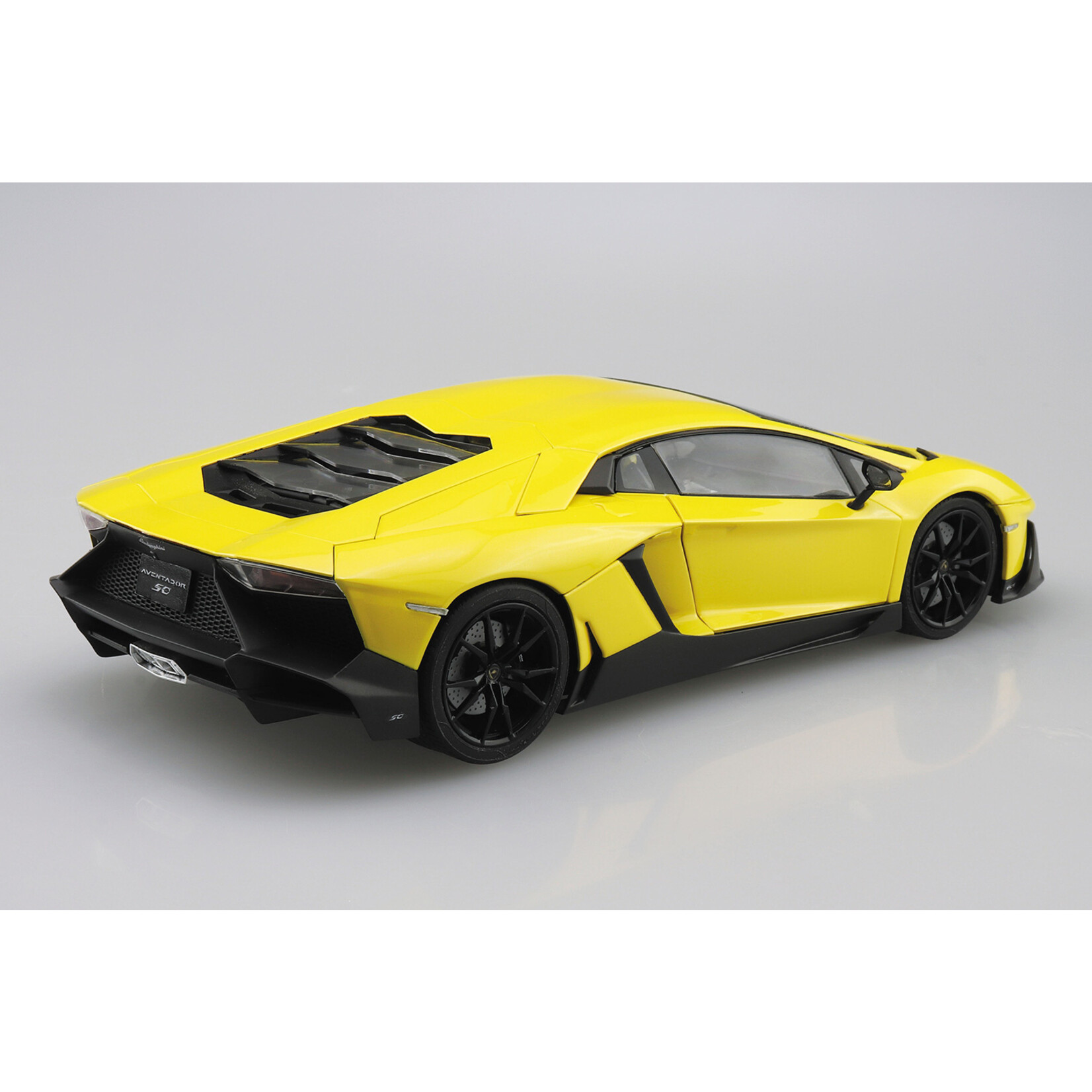 Aoshima 05982 - 1/24 '13 Lamborghini Aventador 50th Anniversary Edition