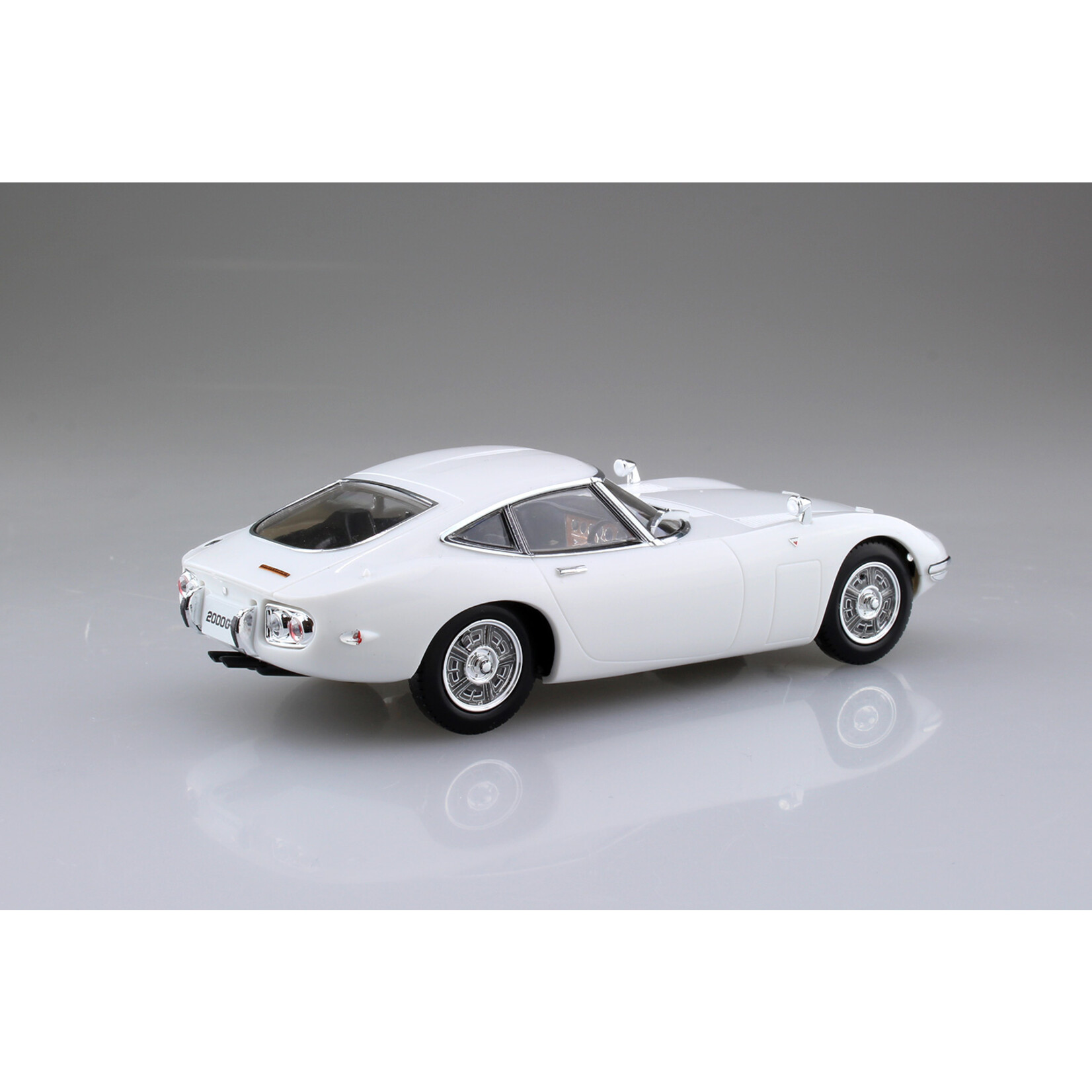 Aoshima 05627 - 1/32 Toyota 2000GT - Pegasus White
