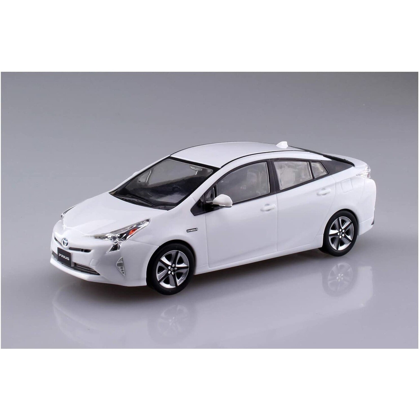 Aoshima 05416 - 1/32 Toyota Prius - Super White II