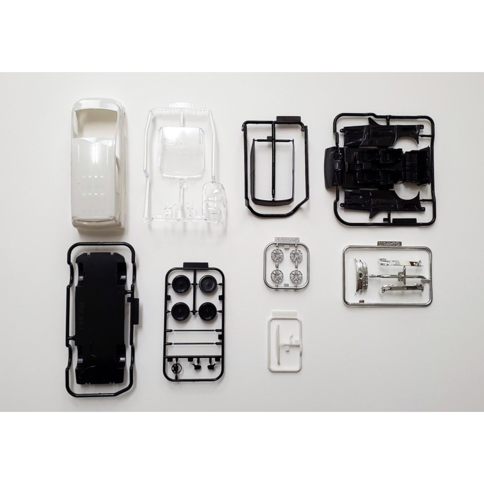 Aoshima 05630 - 1/32 Toyota Vellfire - White Pearl Crystal Shine