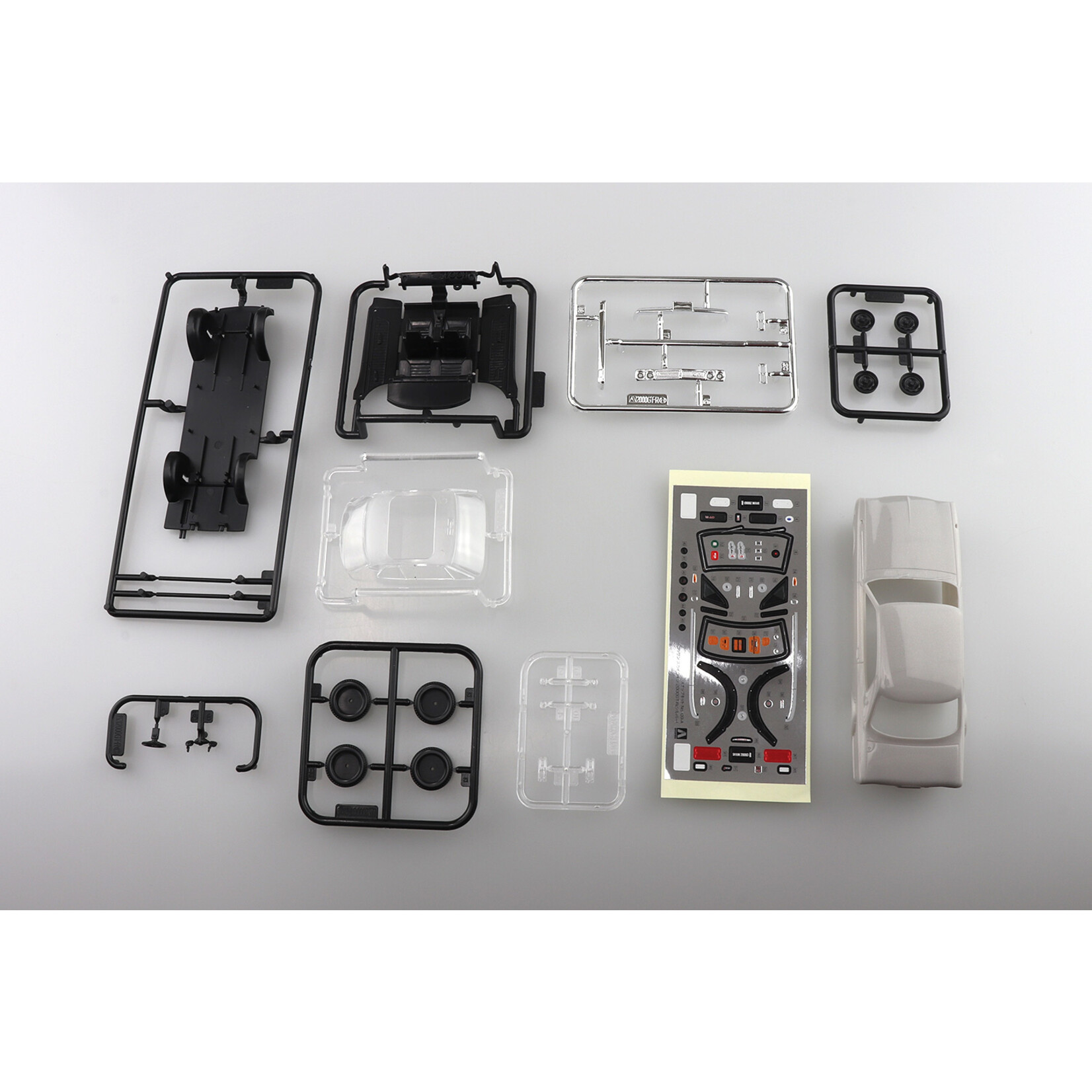 Aoshima 05882 - 1/32 Nissan Skyline 2000 GT-R - Silver