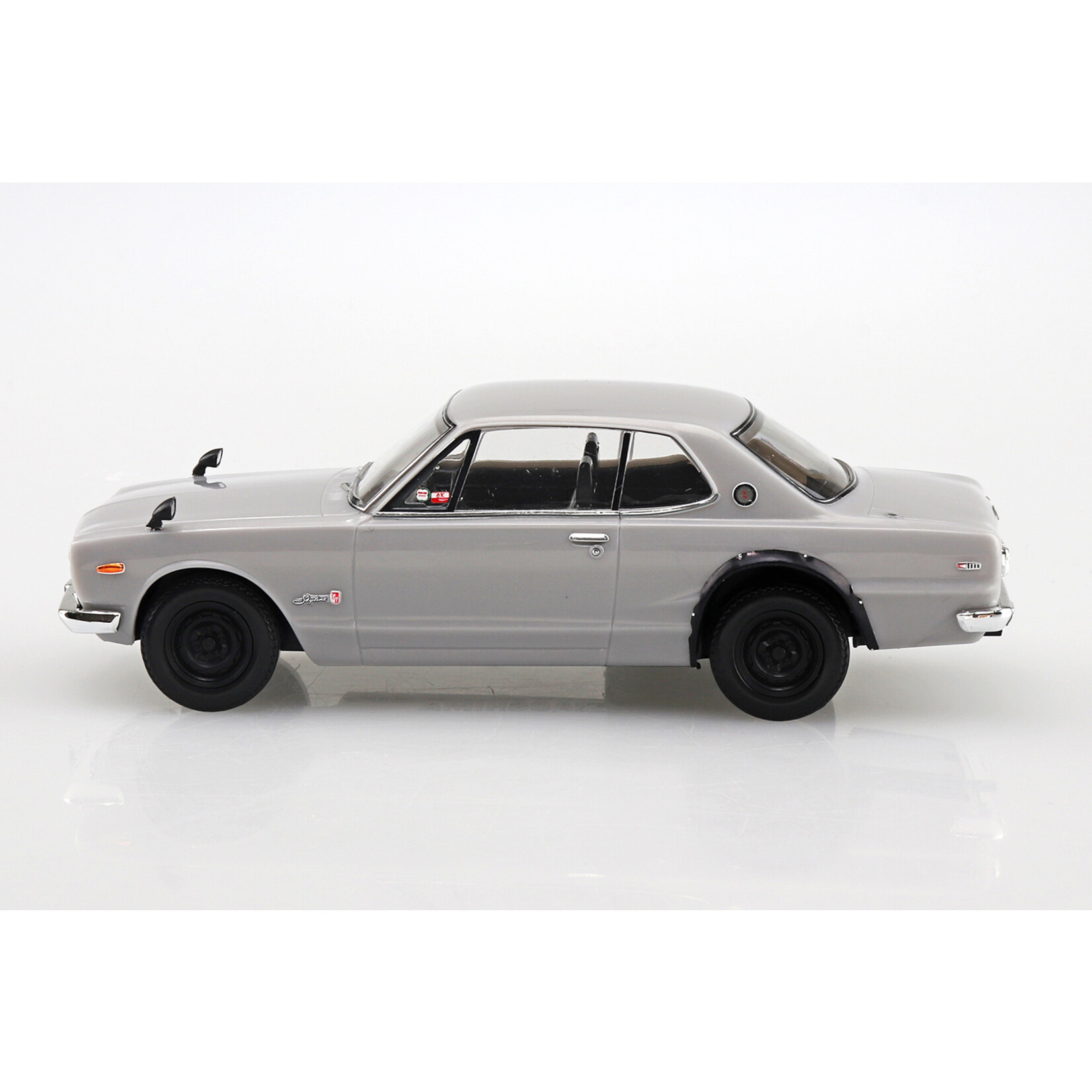Aoshima 05882 - 1/32 Nissan Skyline 2000 GT-R - Silver