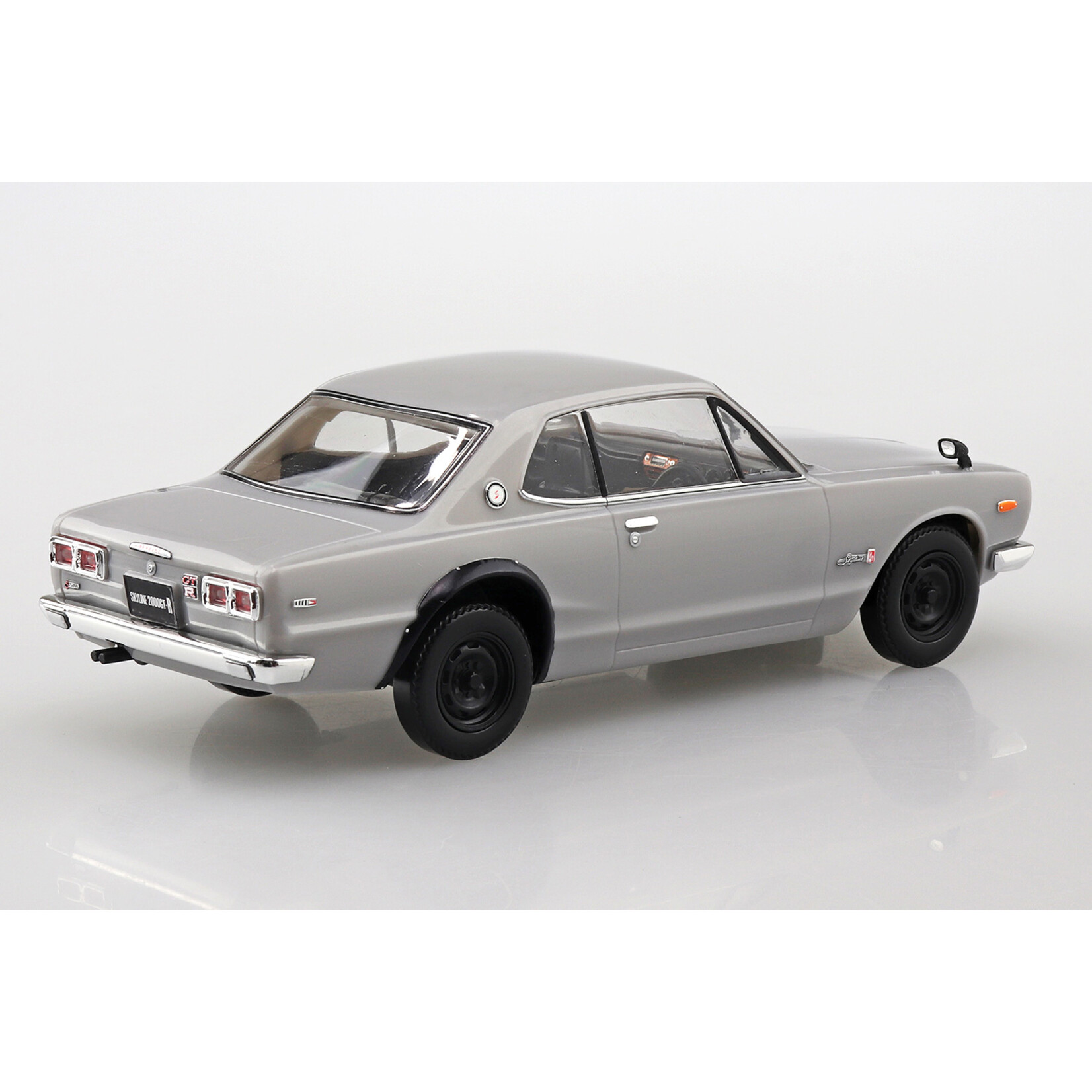 Aoshima 05882 - 1/32 Nissan Skyline 2000 GT-R - Silver