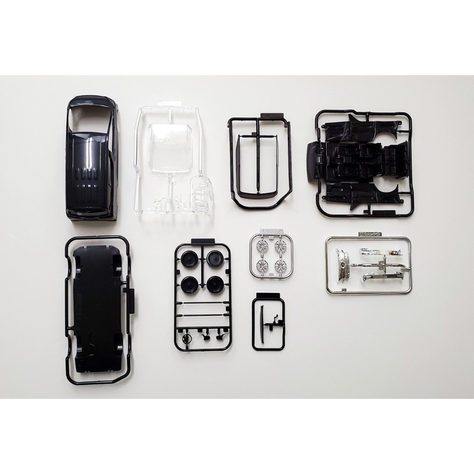 Aoshima 05631 - 1/32 Toyota Vellfire - Black