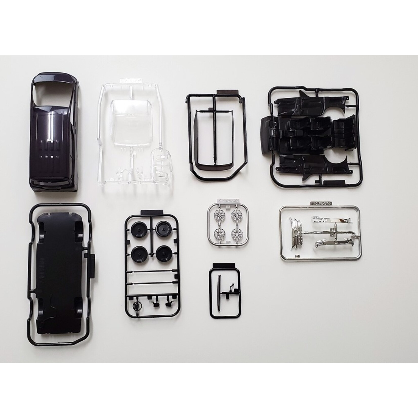 Aoshima 1:32 Purple Vellfire