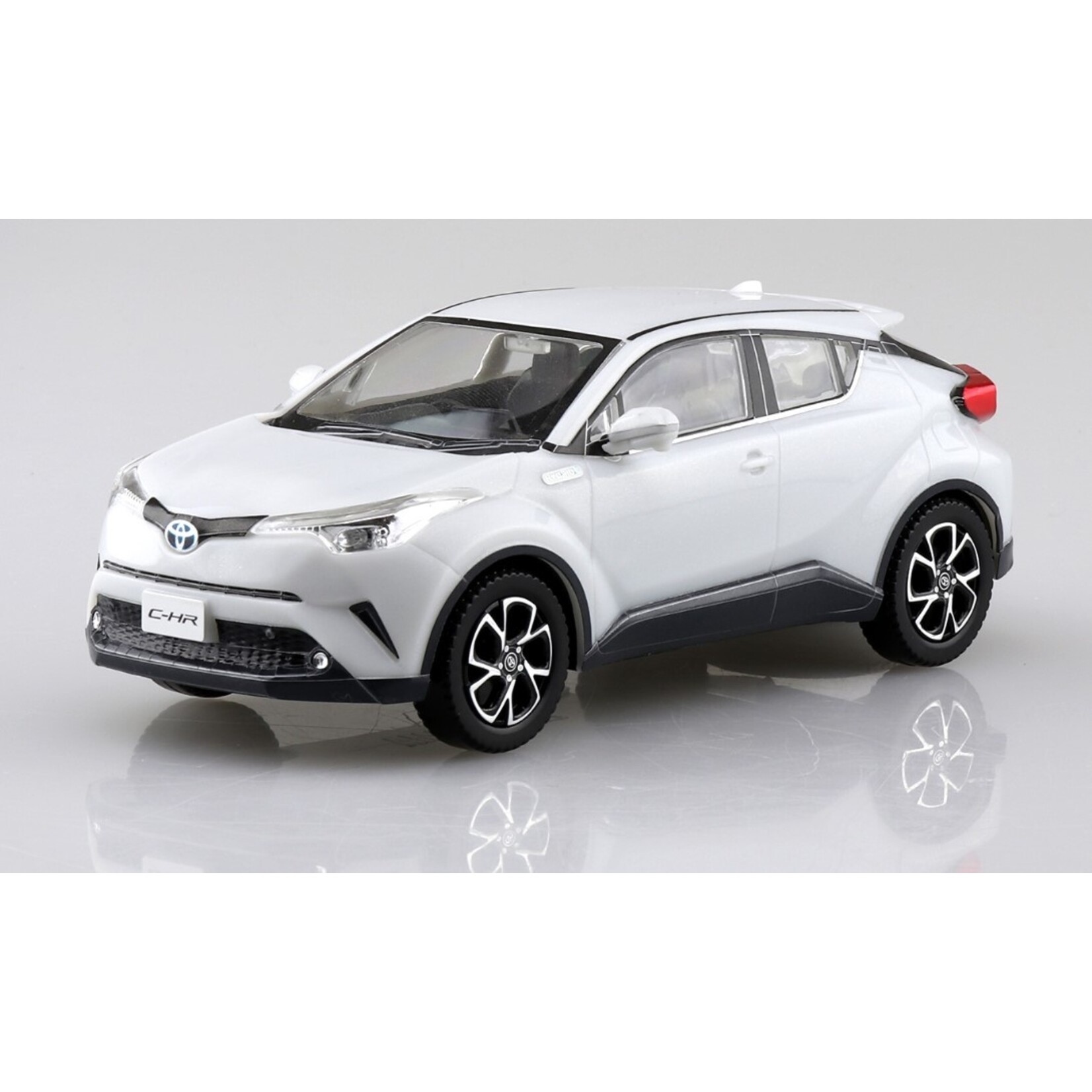 Aoshima 05634 - 1/32 Toyota C-HR - White Pearl Crystal Shine