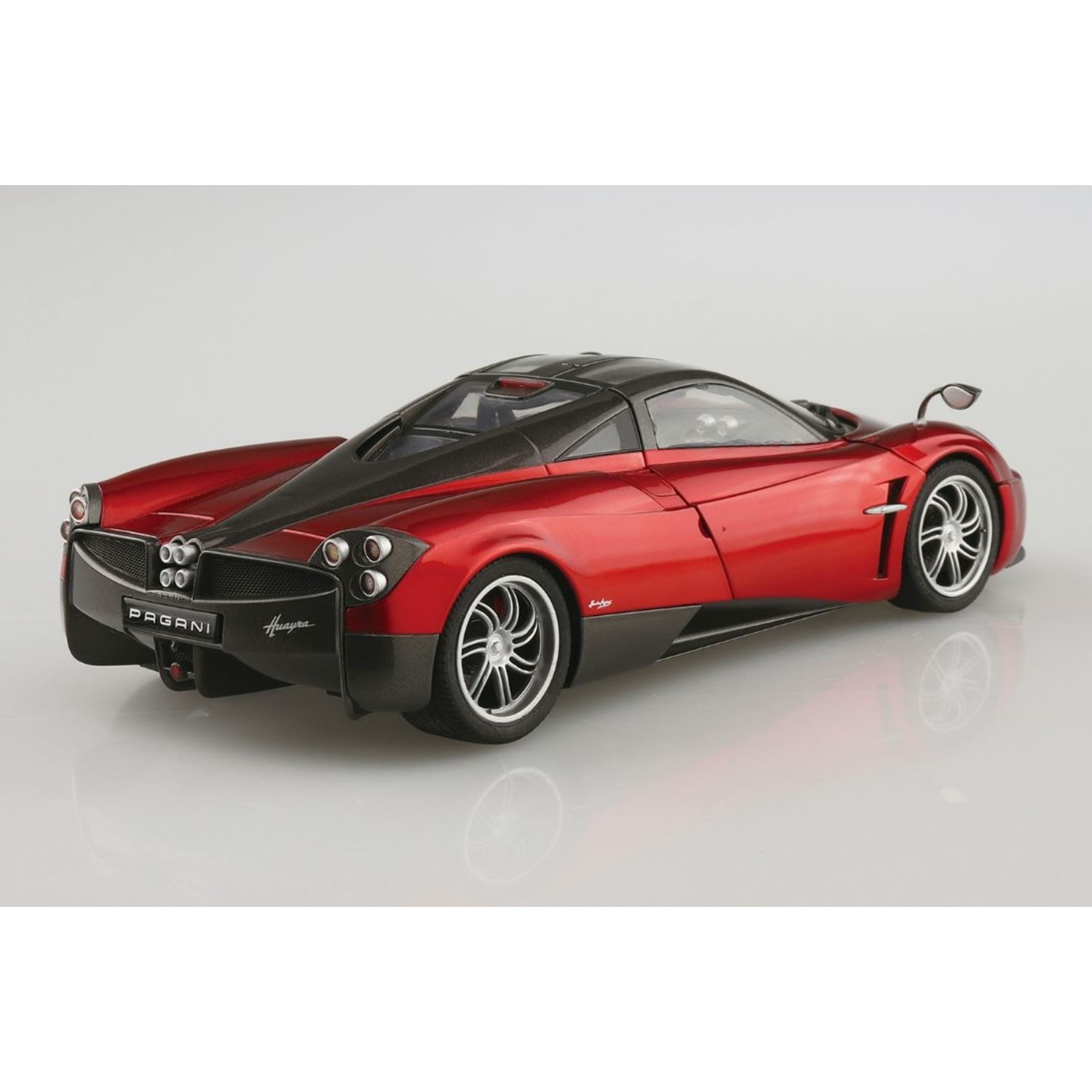 Aoshima 1/24 '12 PAGANI HUAYRA