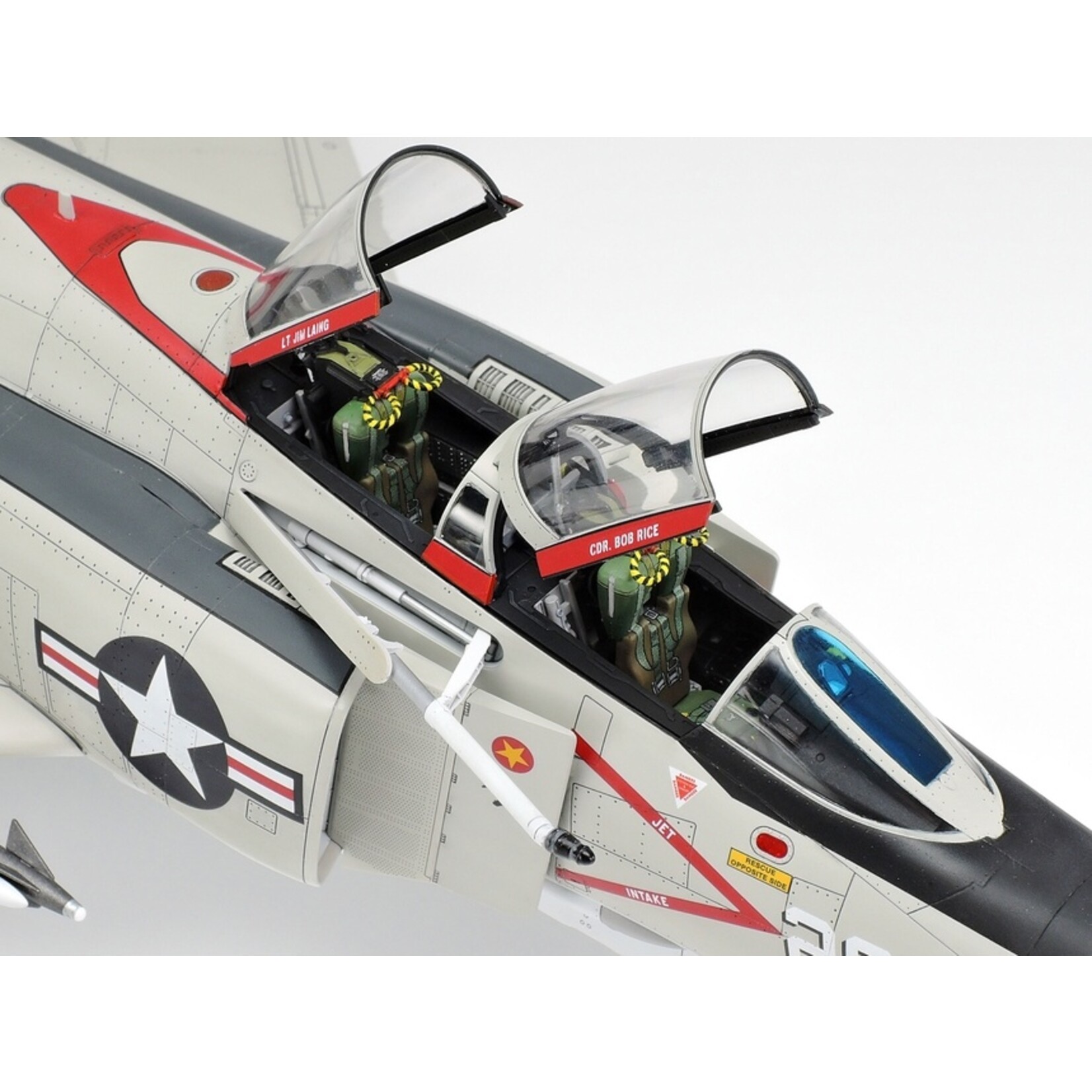 Tamiya 61121 - 1/48 McDonnell Douglas F-4B Phantom II