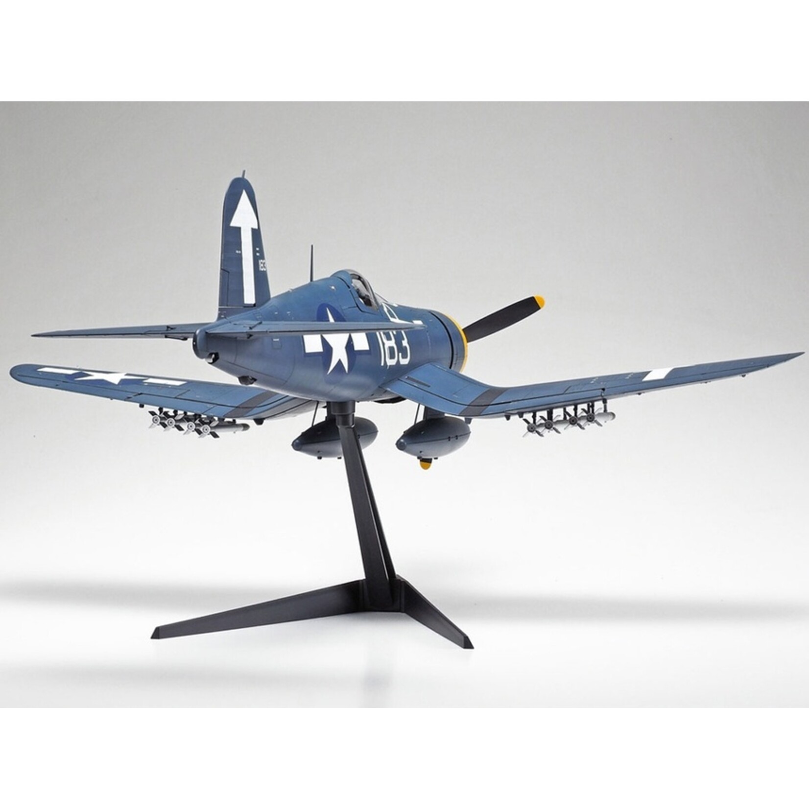 Tamiya 60327 - 1/32 Vought F4U-1D Corsair