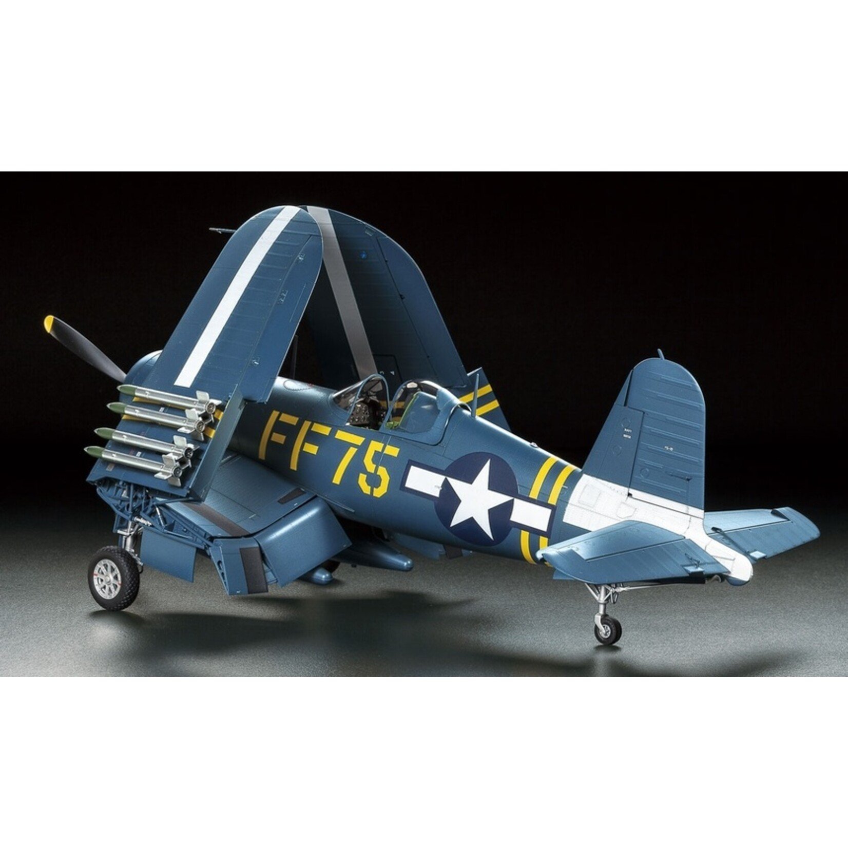 Tamiya 60327 - 1/32 Vought F4U-1D Corsair