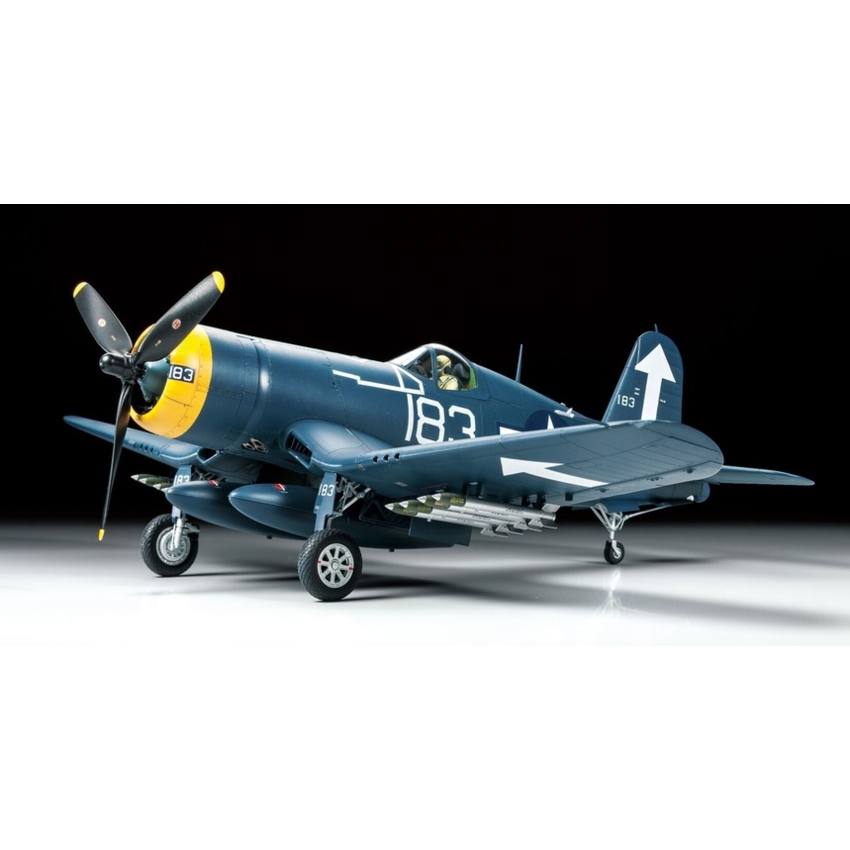 Tamiya 60327 - 1/32 Vought F4U-1D Corsair