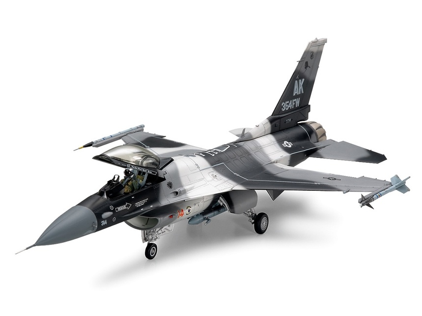 Kinetic F/A-18A/C/D Aggressor　1/48 Kinetic 1/48 Boeing F/A-18A/C/D Aggressor VFC-12 & VFA-204