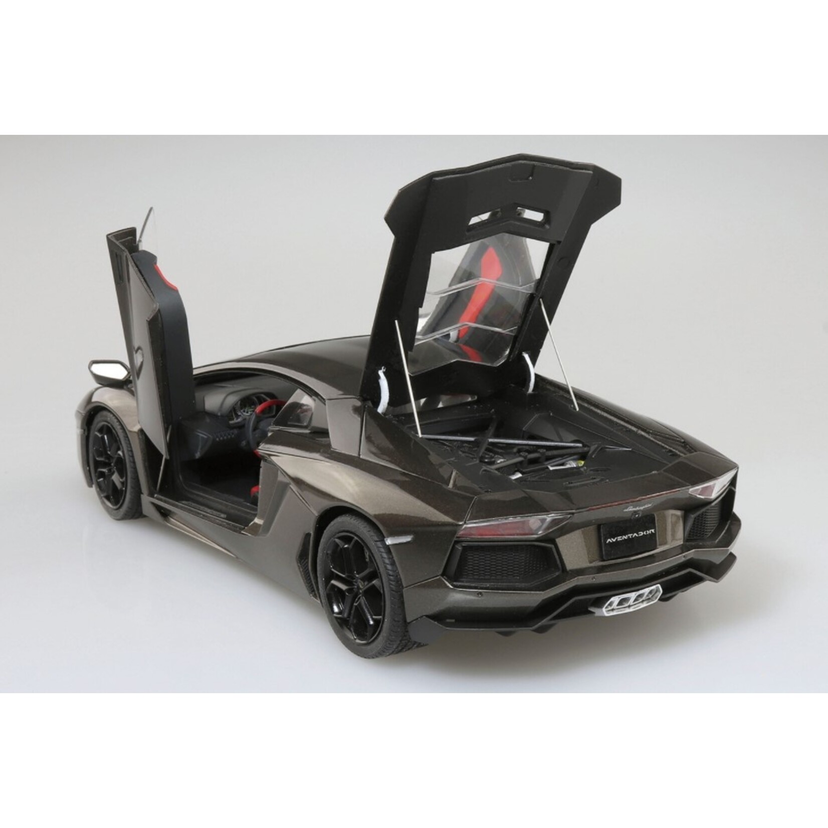 Aoshima 05864 - 1/24 Lamborghini Aventador LP700-4 '11