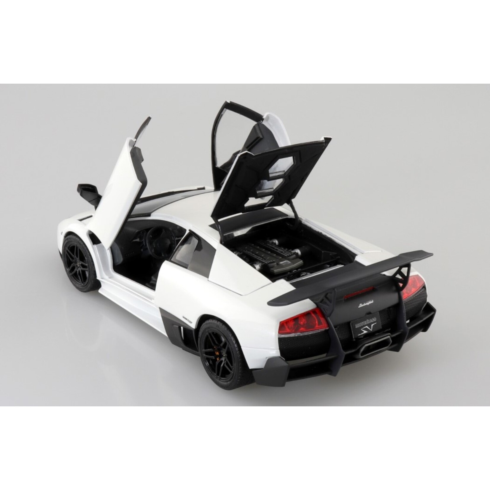 Aoshima 05901 - 1/24 '09 Lamborghini Murcielago LP670-4 SV