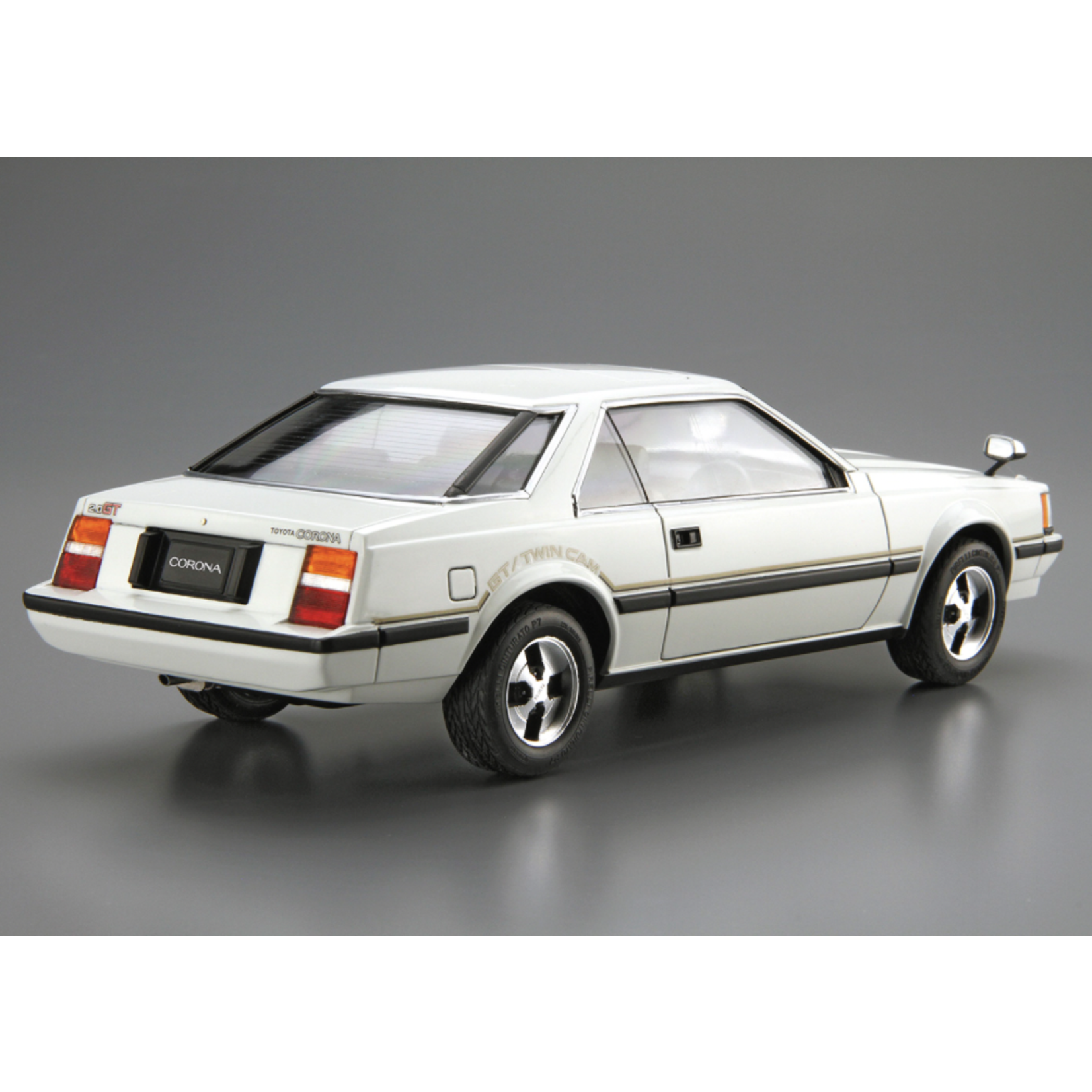 Aoshima 06270 - 1/24 Toyota RT141 Corona Hardtop 2000GT '82