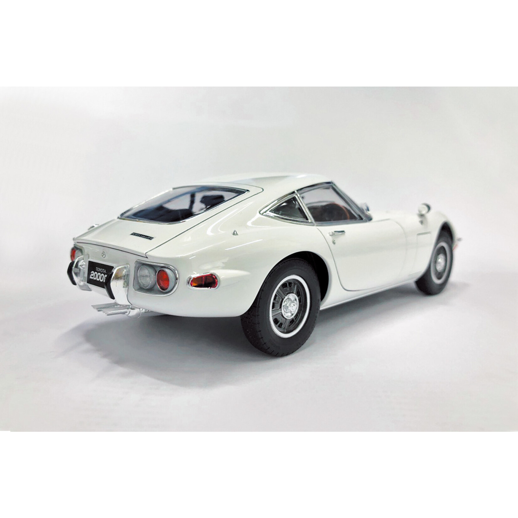 Aoshima 05729 - 1/24 Toyota MF10 2000GT '69