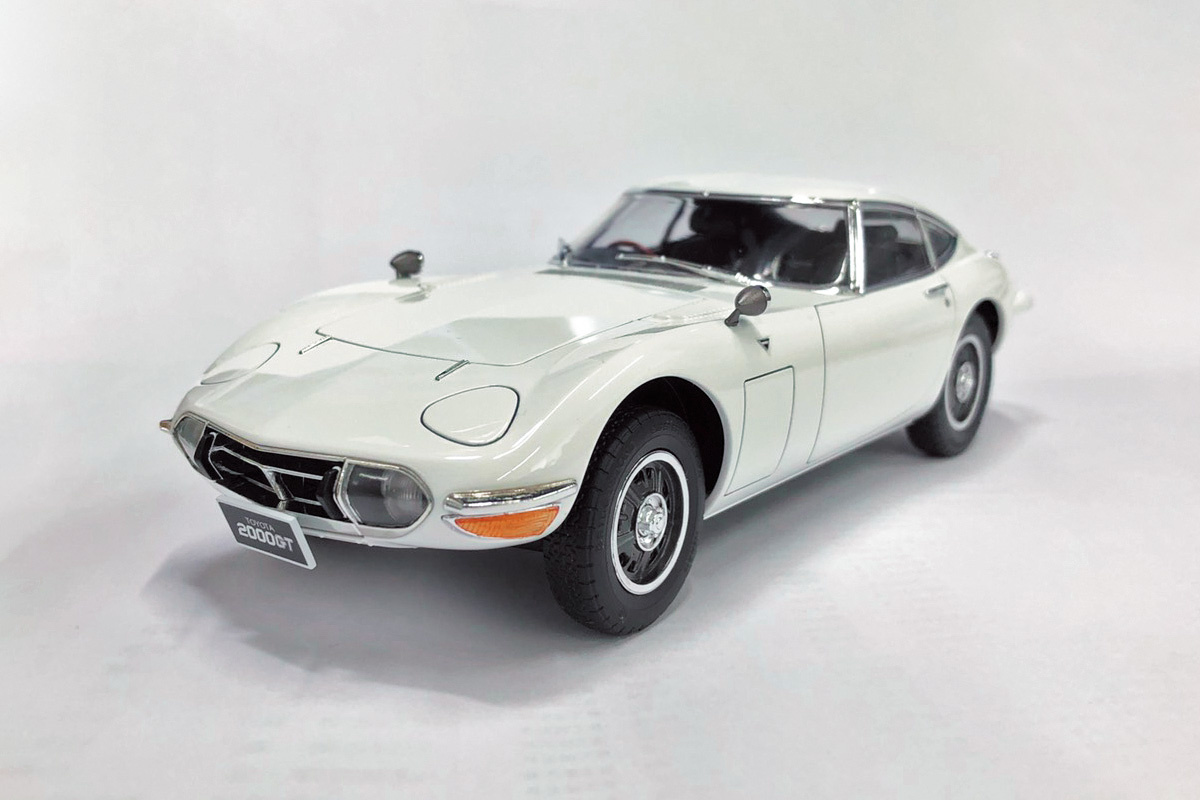 05729 - 1/24 Toyota MF10 2000GT '69