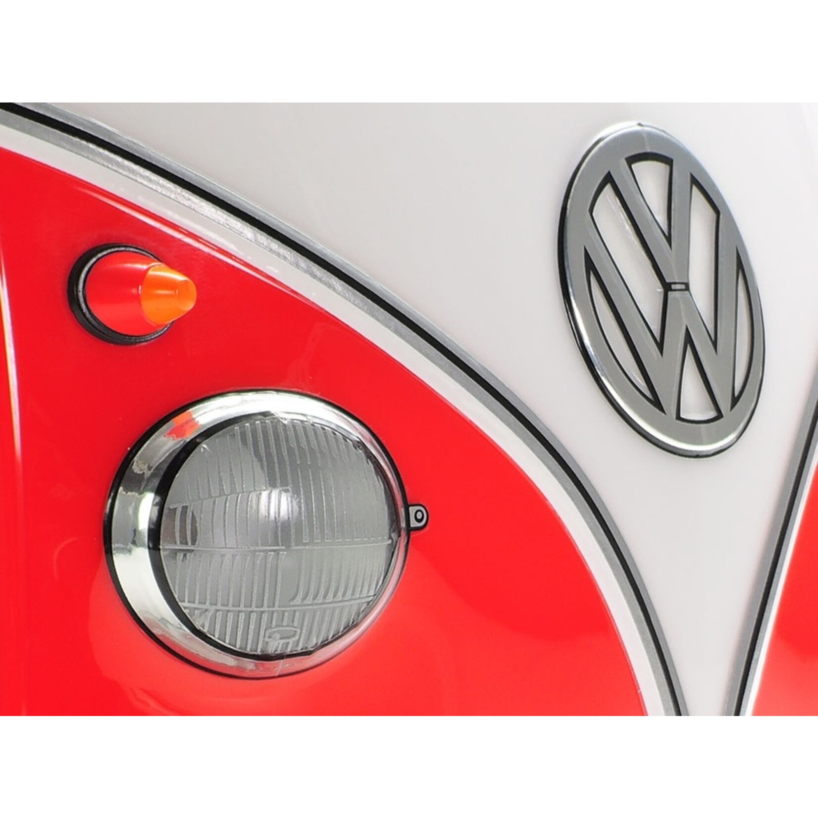 Tamiya 1/10 Volkswagen Bus Type 2 T1 with HobbyWing ESC - M-06 Chassis