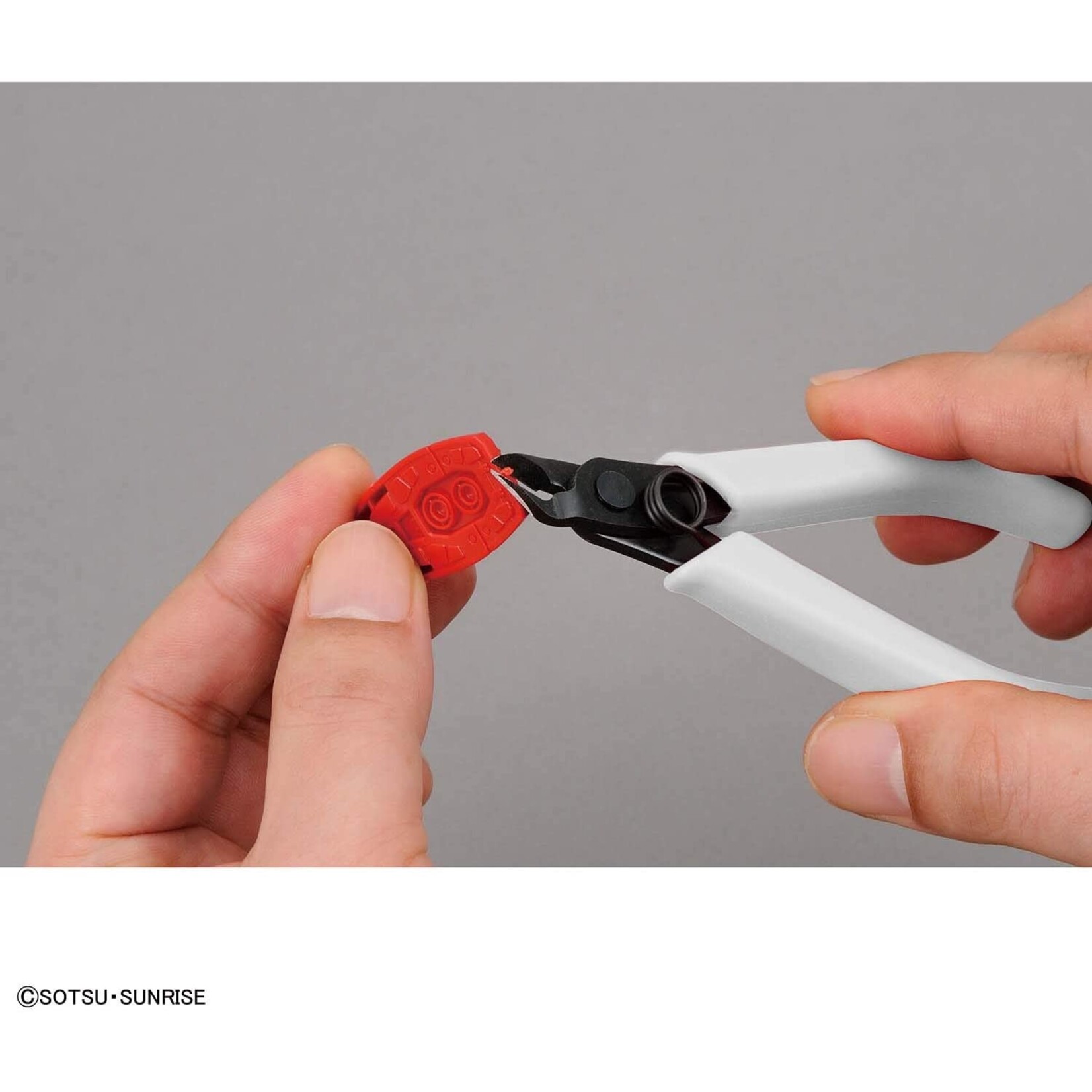 Bandai Entry Nipper - White