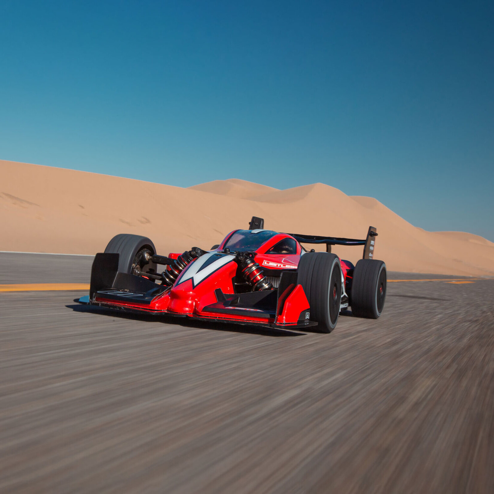 Arrma 7116V2 - Limitless 1/7 V2 Speed Bash Roller - Clear