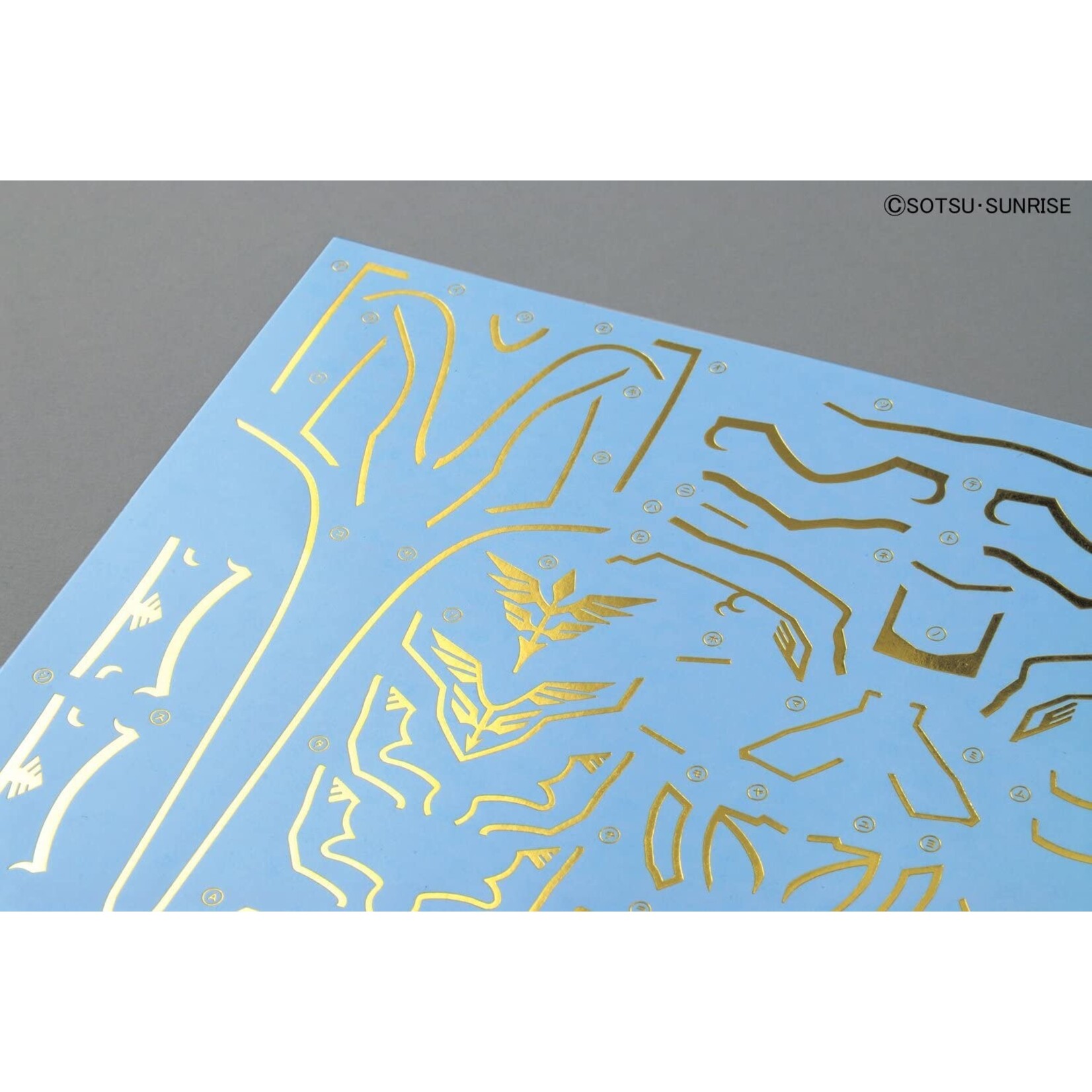 Bandai - MG 1/100 MSN-06S Sinanju (Animation Color)