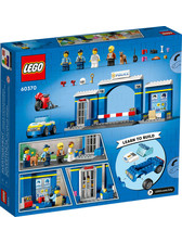 LEGO City Police Station Chase 60370, Playset with Car Toy and Motorbike,  Breakout Jail, 4 Minifigures and Dog Figure, Toys for Kids 4 Plus Years Old  