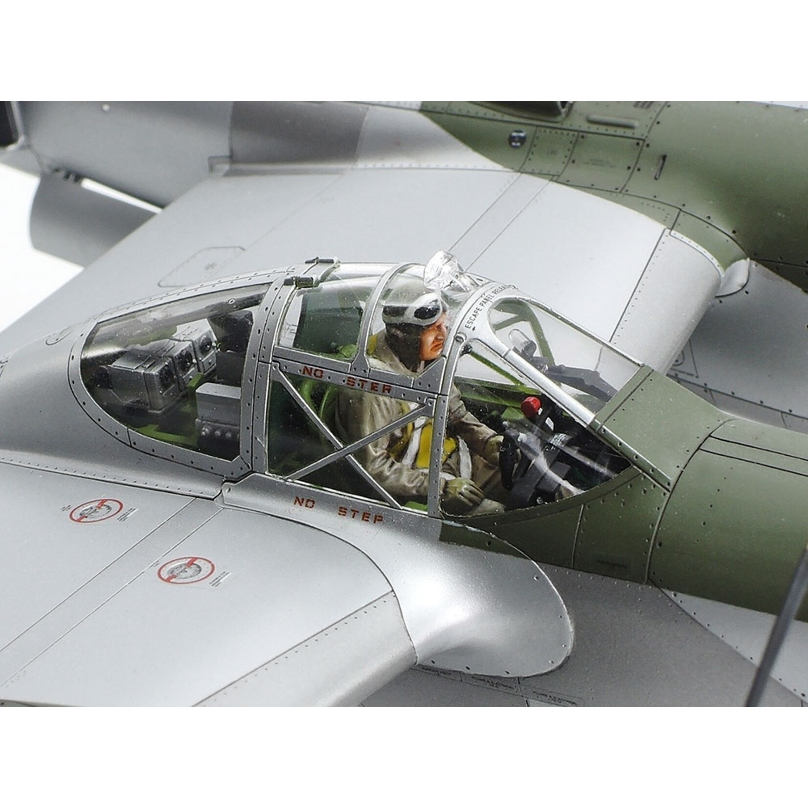 Tamiya 61123 - 1/48 Lockheed P-38 J Lightning