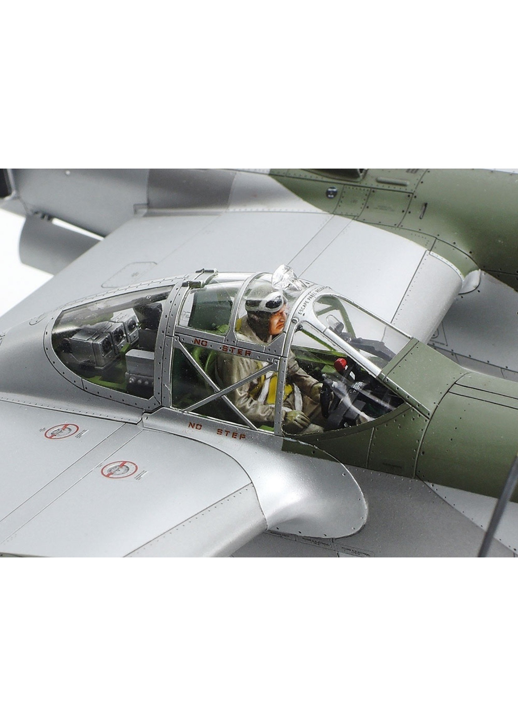 Tamiya 61123 - 1/48 Lockheed P-38 J Lightning