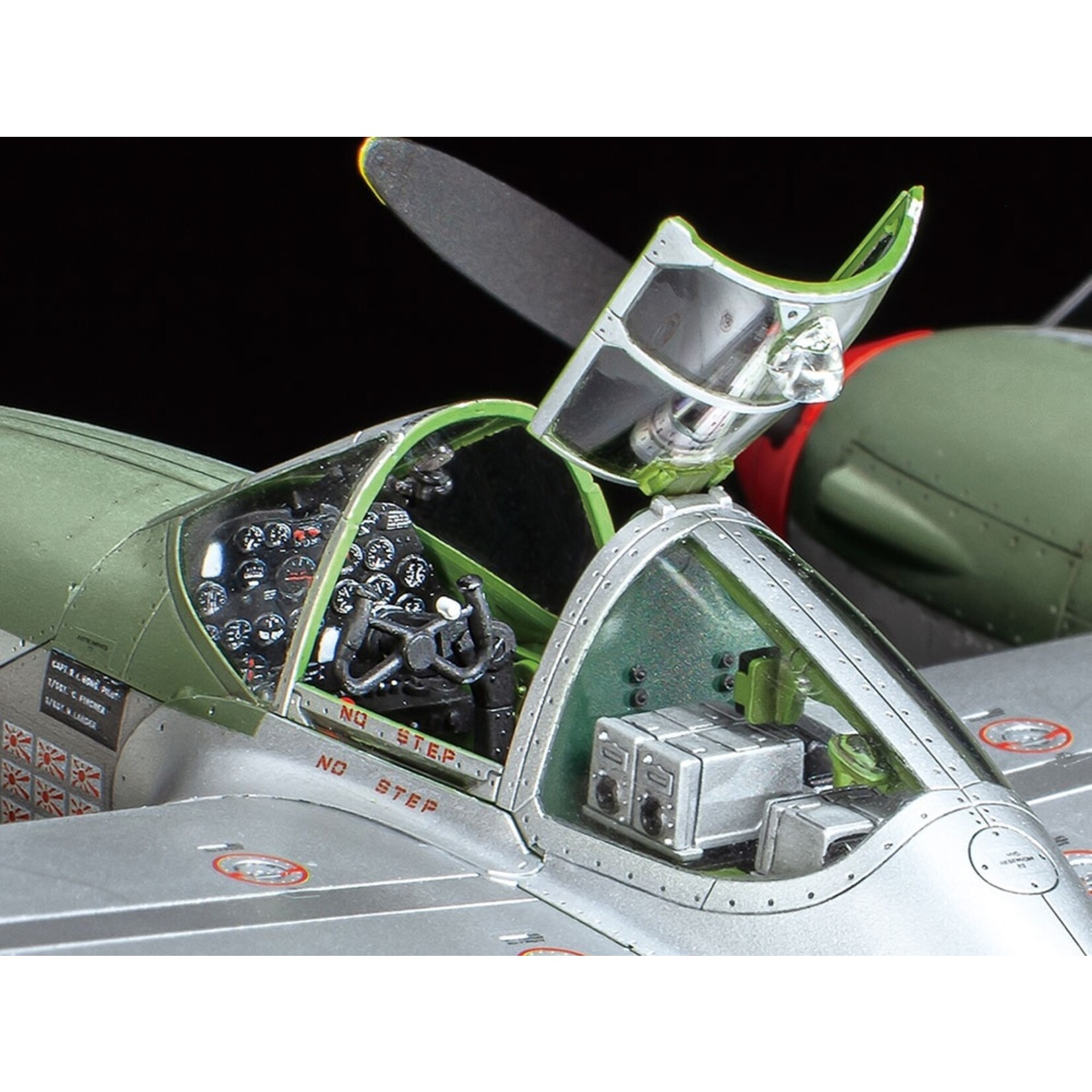 Tamiya 61123 - 1/48 Lockheed P-38 J Lightning