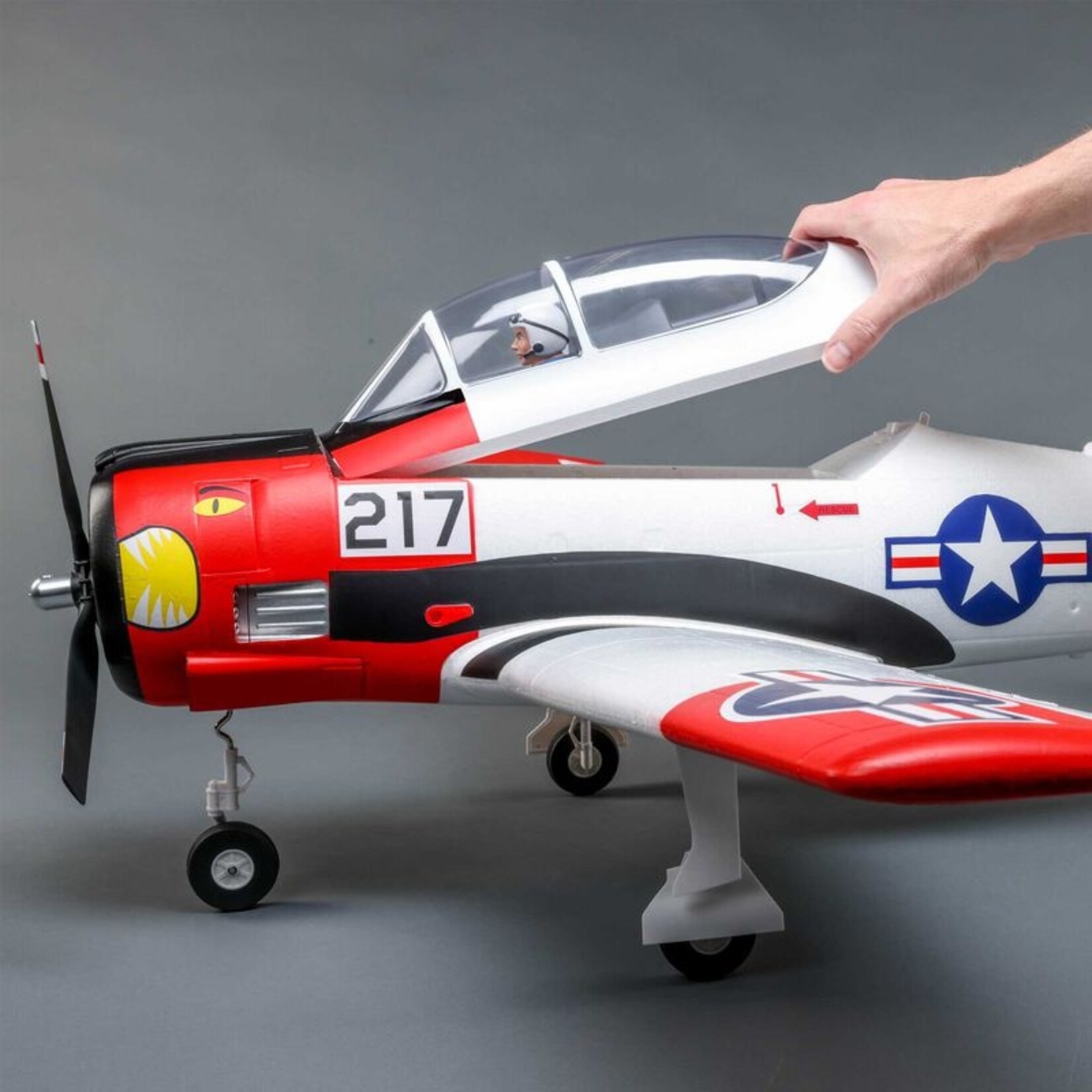 E-flite EFL18350 - T-28 Trojan 1.2m BNF Basic With SMART