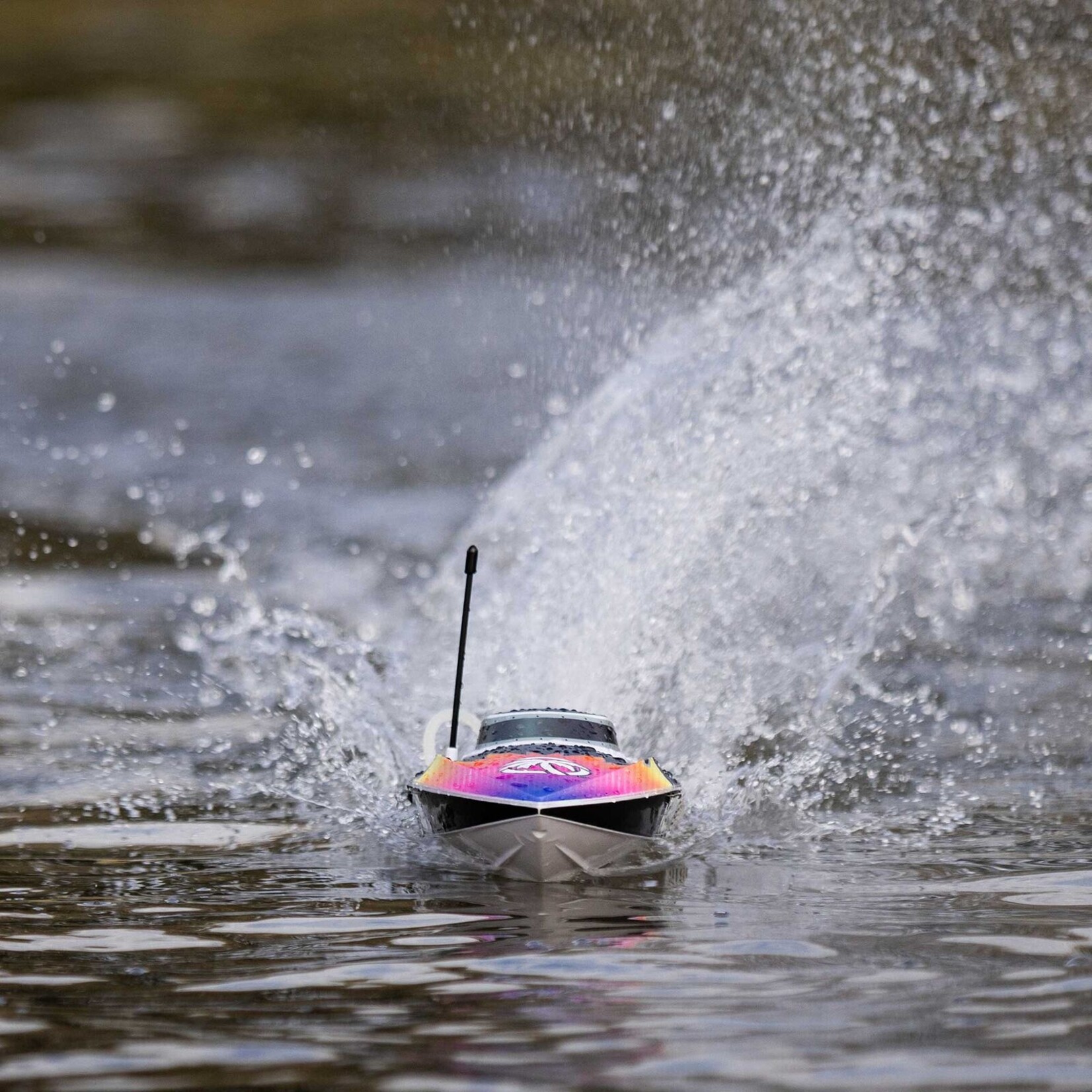 Pro Boat PRB08053T2 - Recoil 2 18" Self-Righting Deep-V Brushless Boat - Heatwave