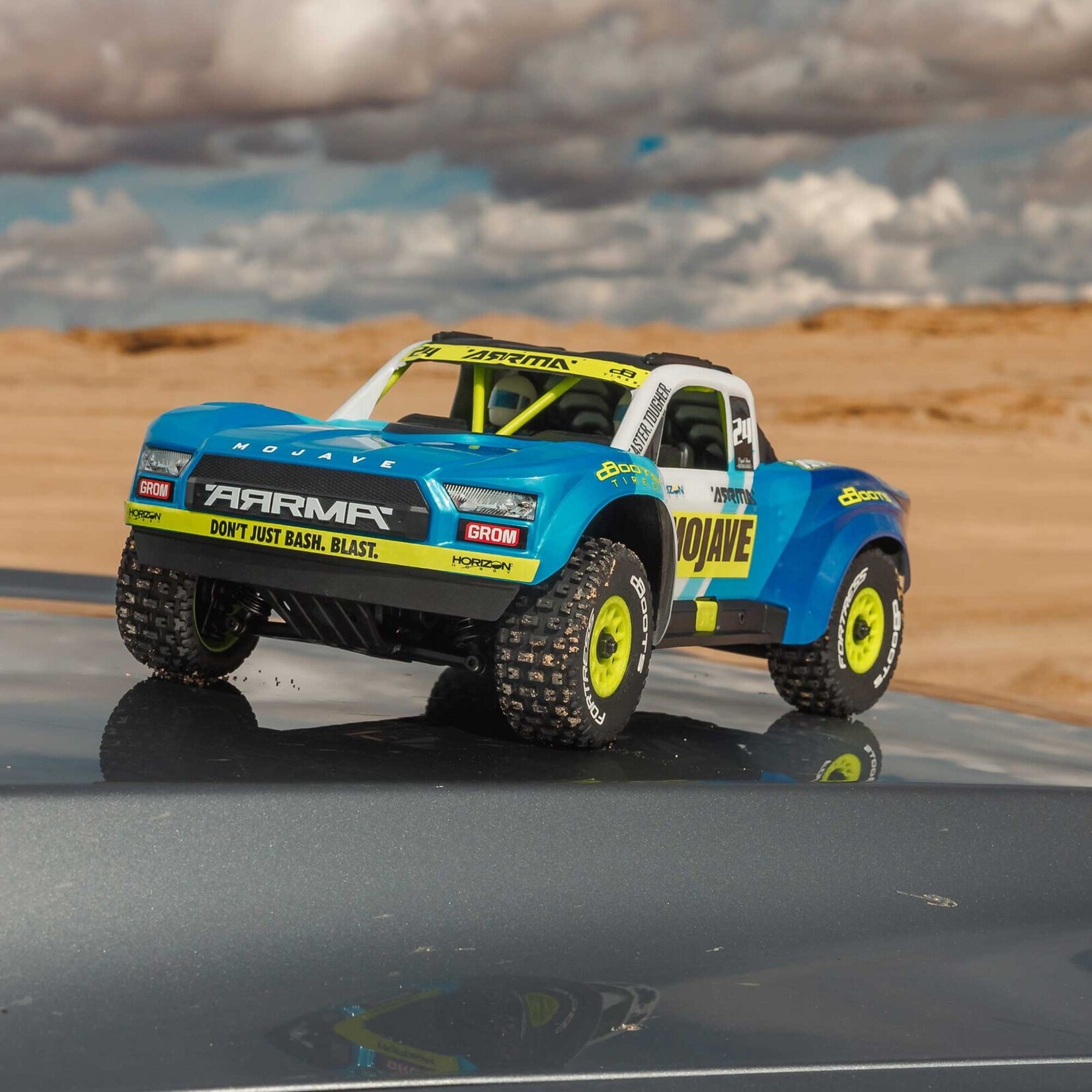 Arrma 1/18 Mojave GROM 4X4 Smart Scale Desert Truck, RTR - Blue/White
