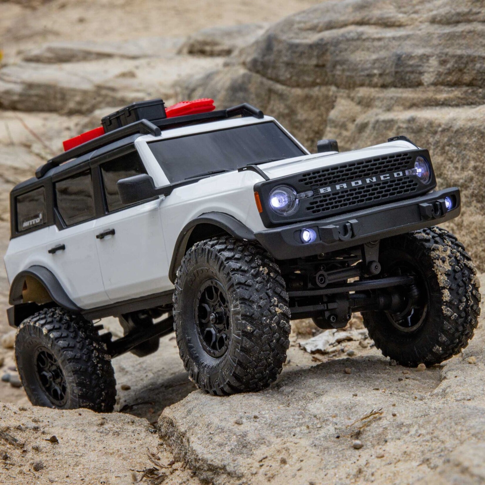Axial 1/24 SCX24 Ford Bronco 4X4 RTR Brushed Rock Crawler - White