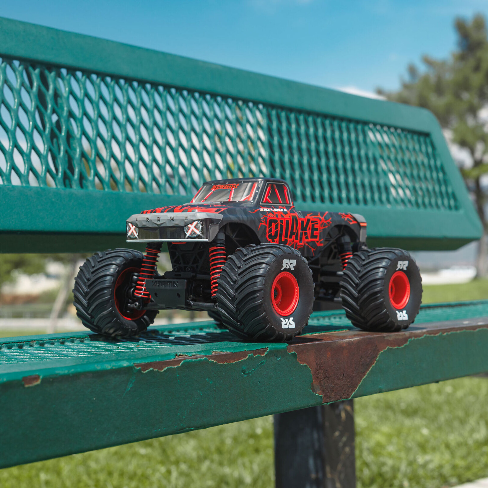Arrma ARA2137T1 - 1/16 QUAKE GROM 4X4 RTR Monster Truck - Red